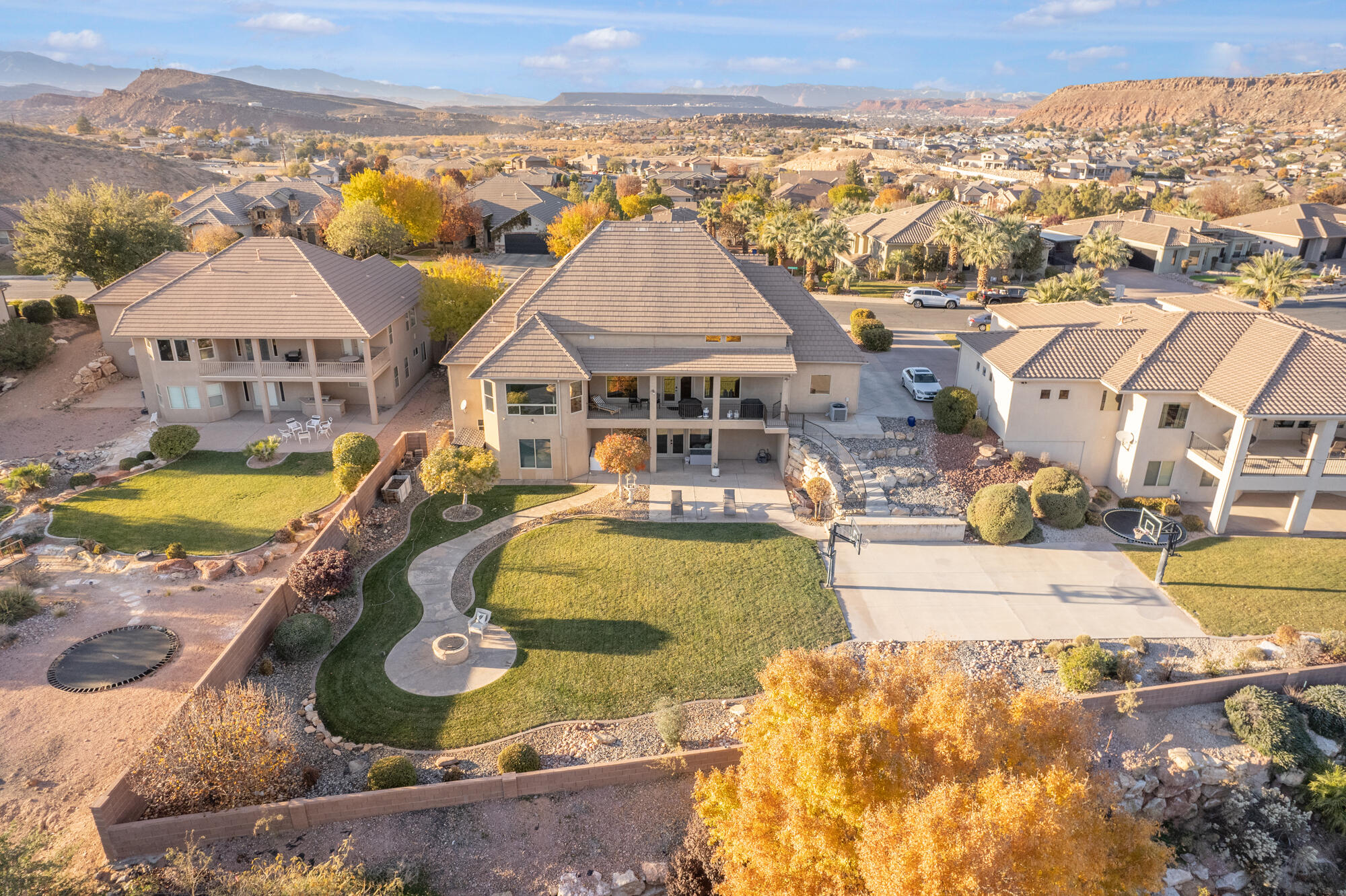 KNOLLS AT LITTLE VALLEY - Residential