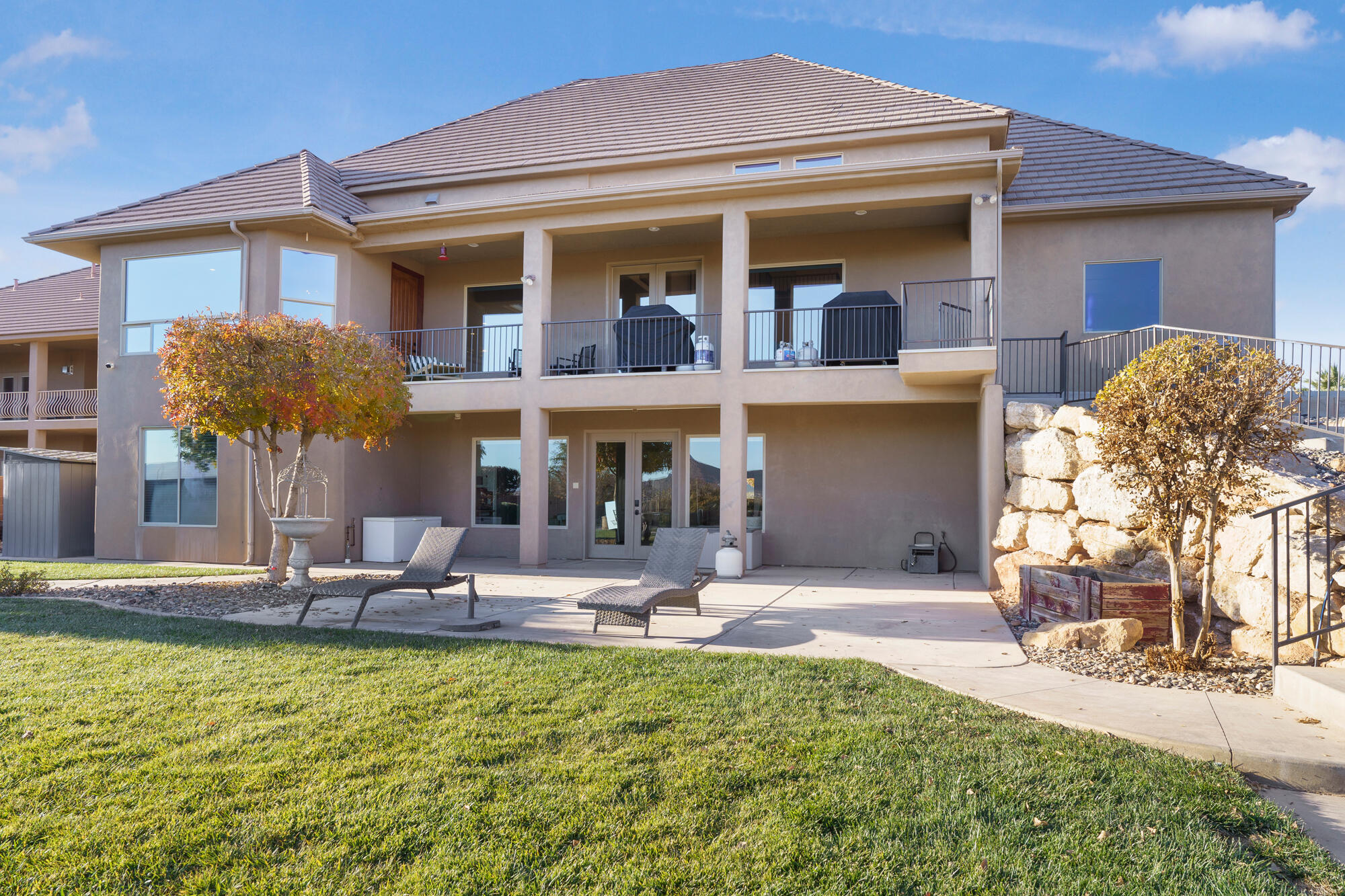 KNOLLS AT LITTLE VALLEY - Residential