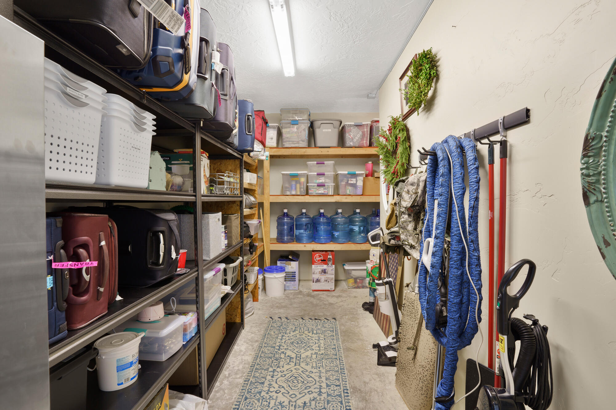 KNOLLS AT LITTLE VALLEY - Residential