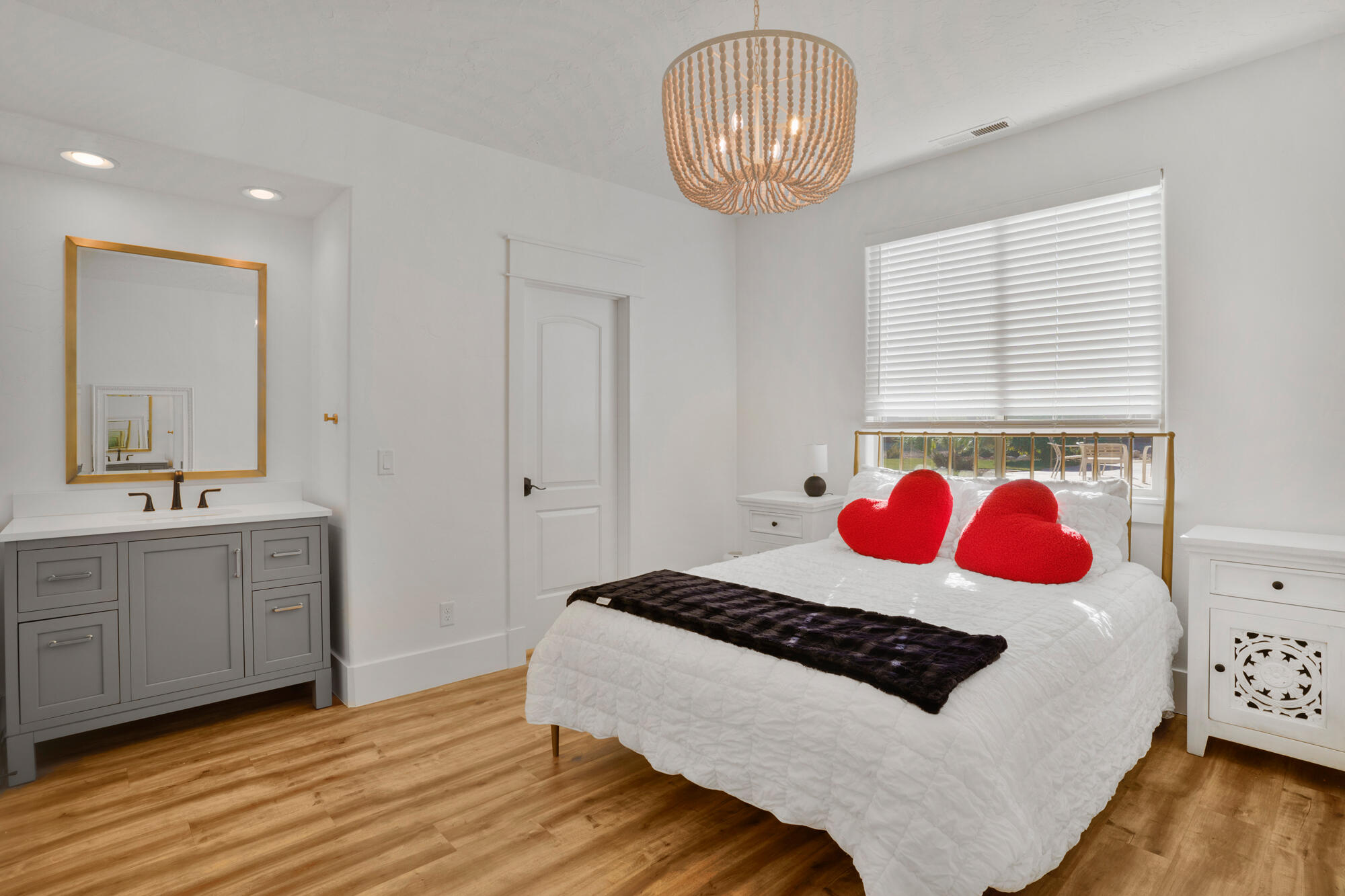 KNOLLS AT LITTLE VALLEY - Residential