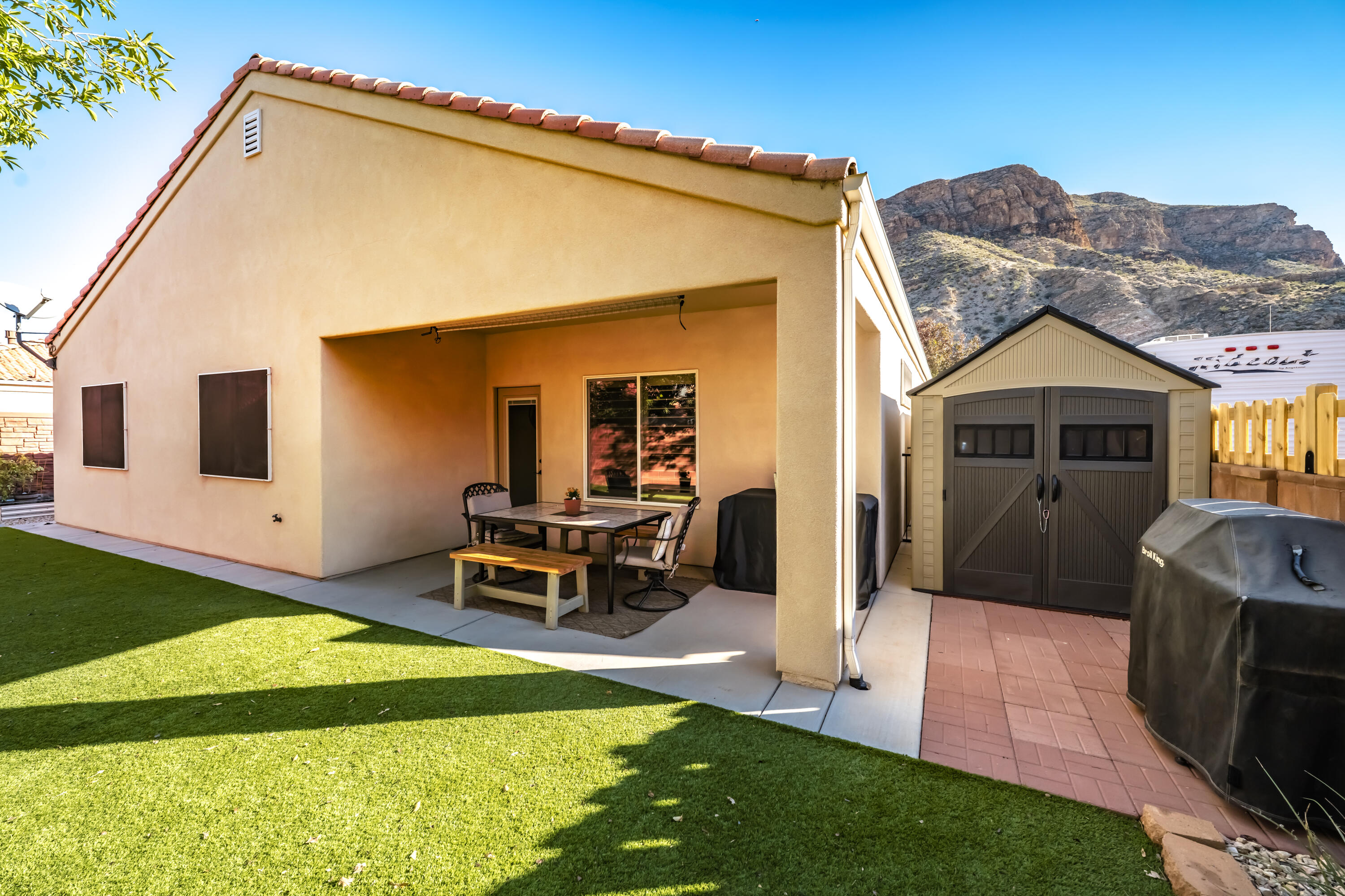 SHADOW CANYON - Residential