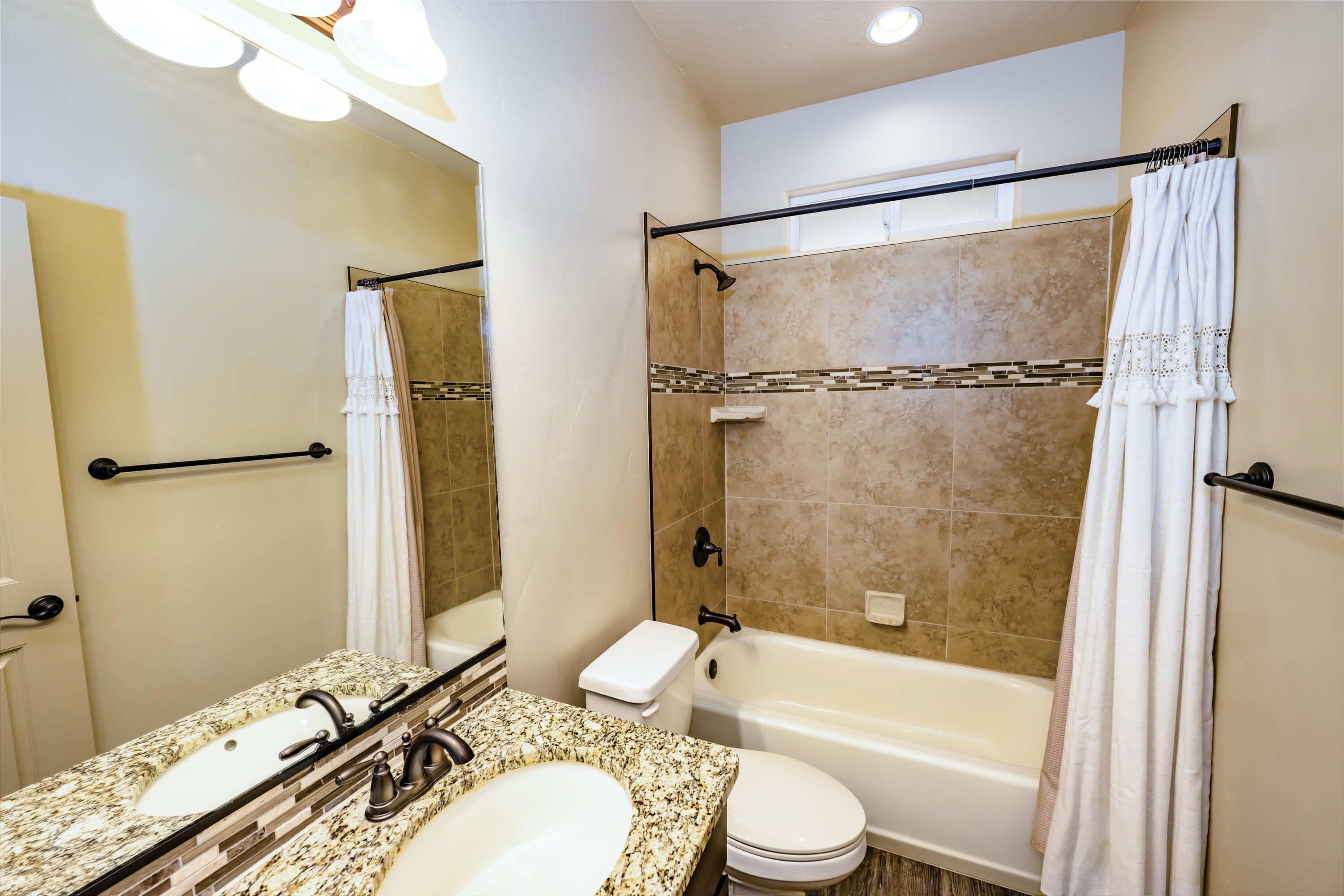 SHADOW CANYON - Residential