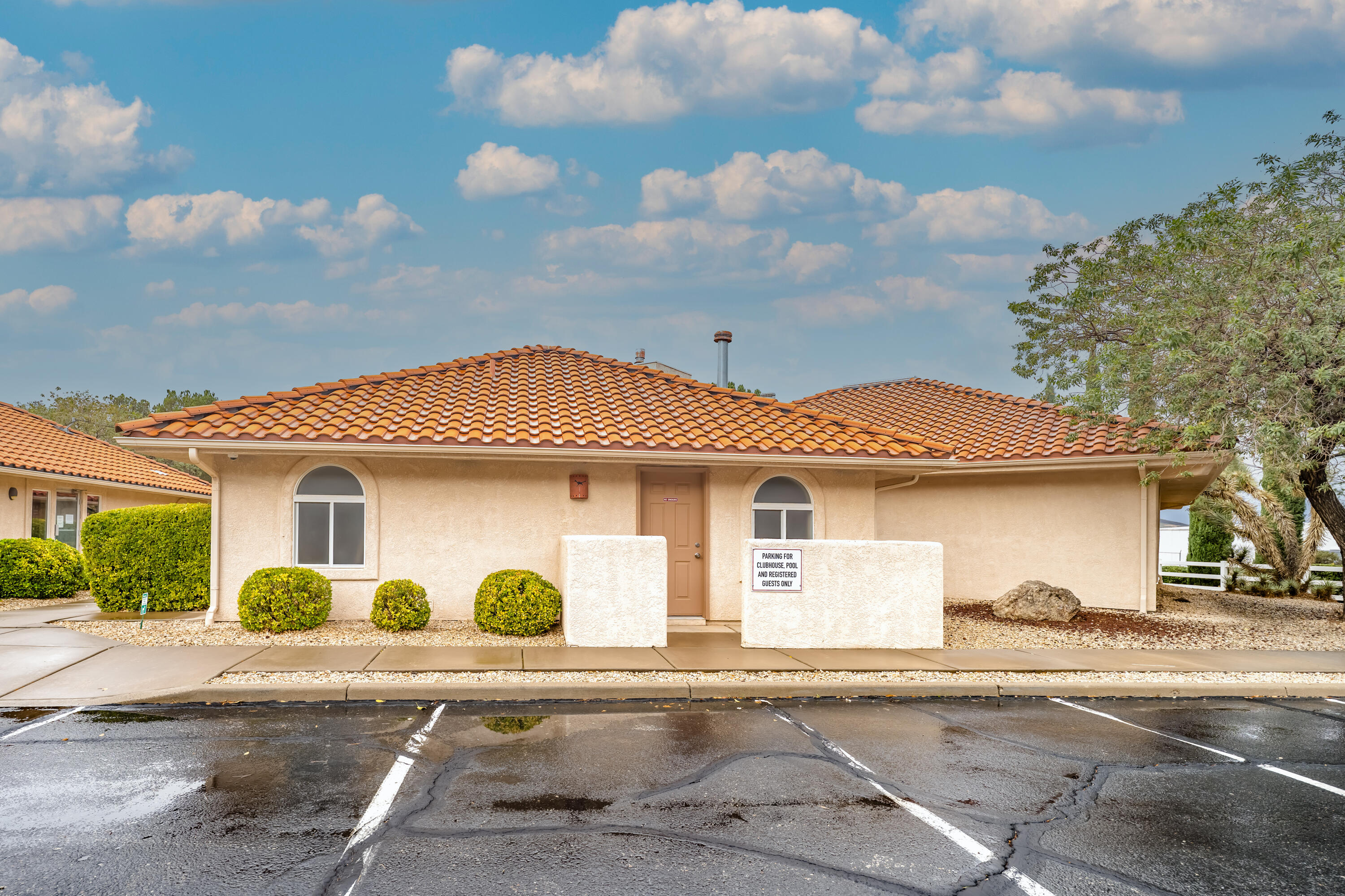 SHADOW CANYON - Residential