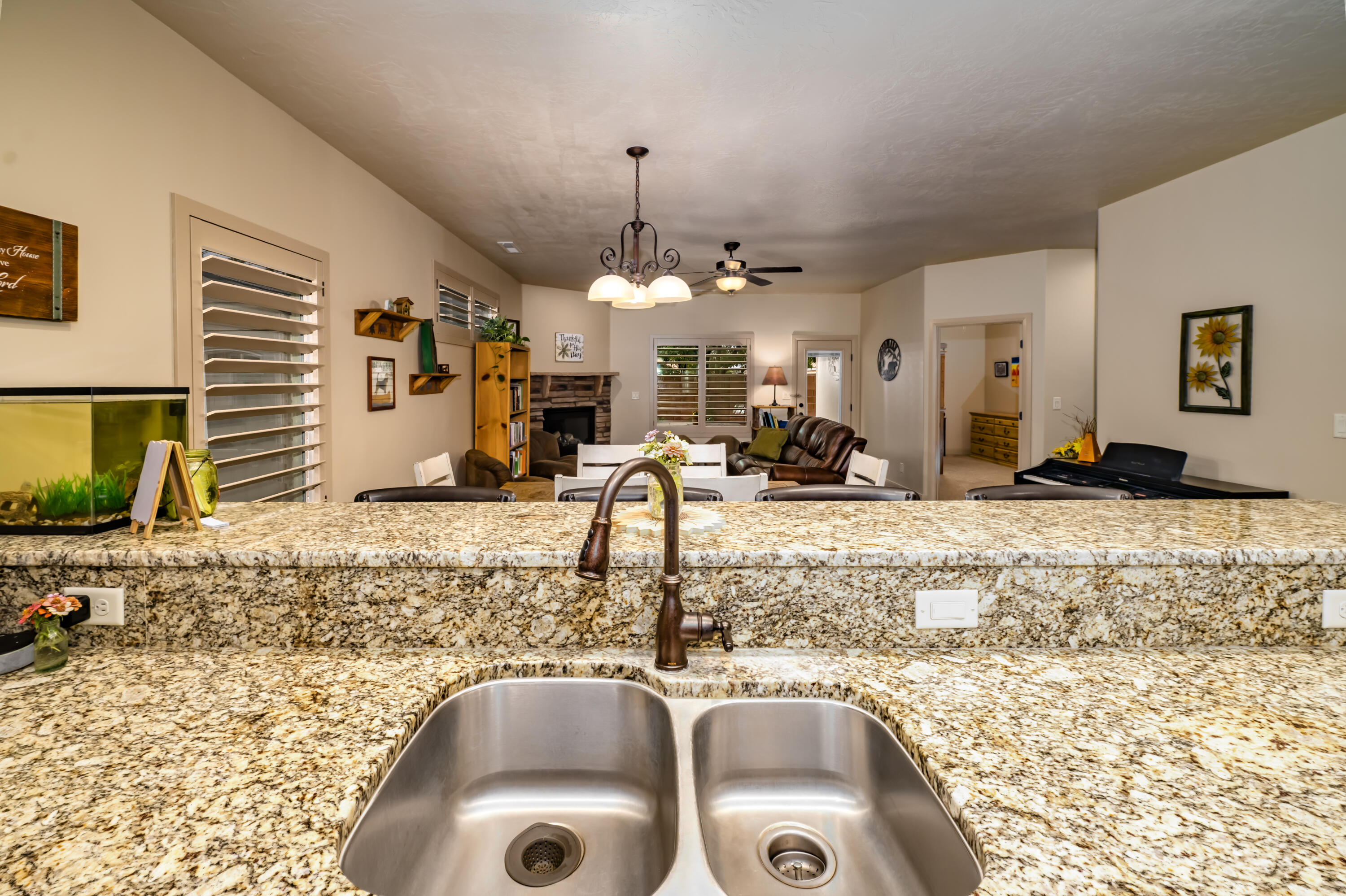 SHADOW CANYON - Residential