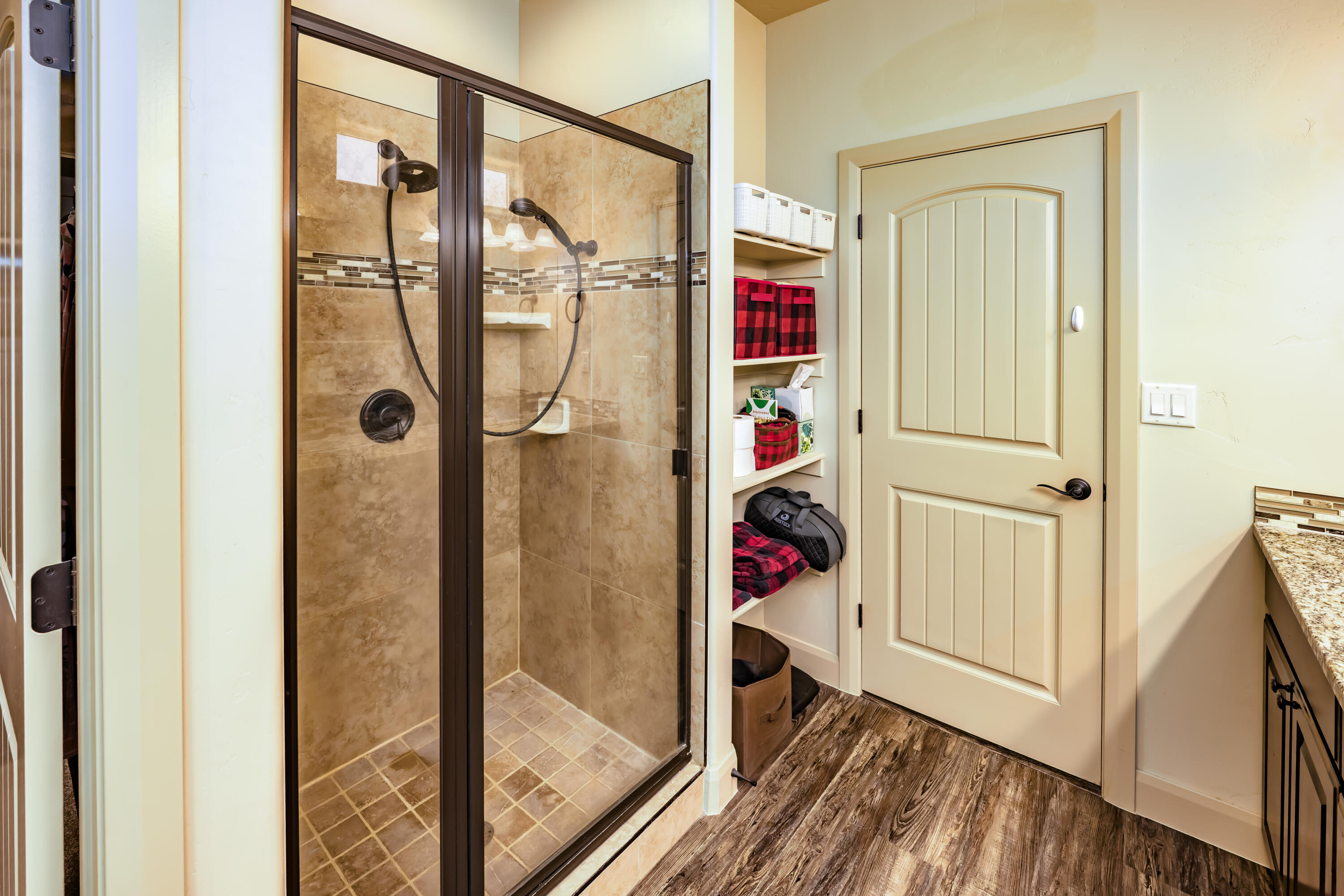 SHADOW CANYON - Residential