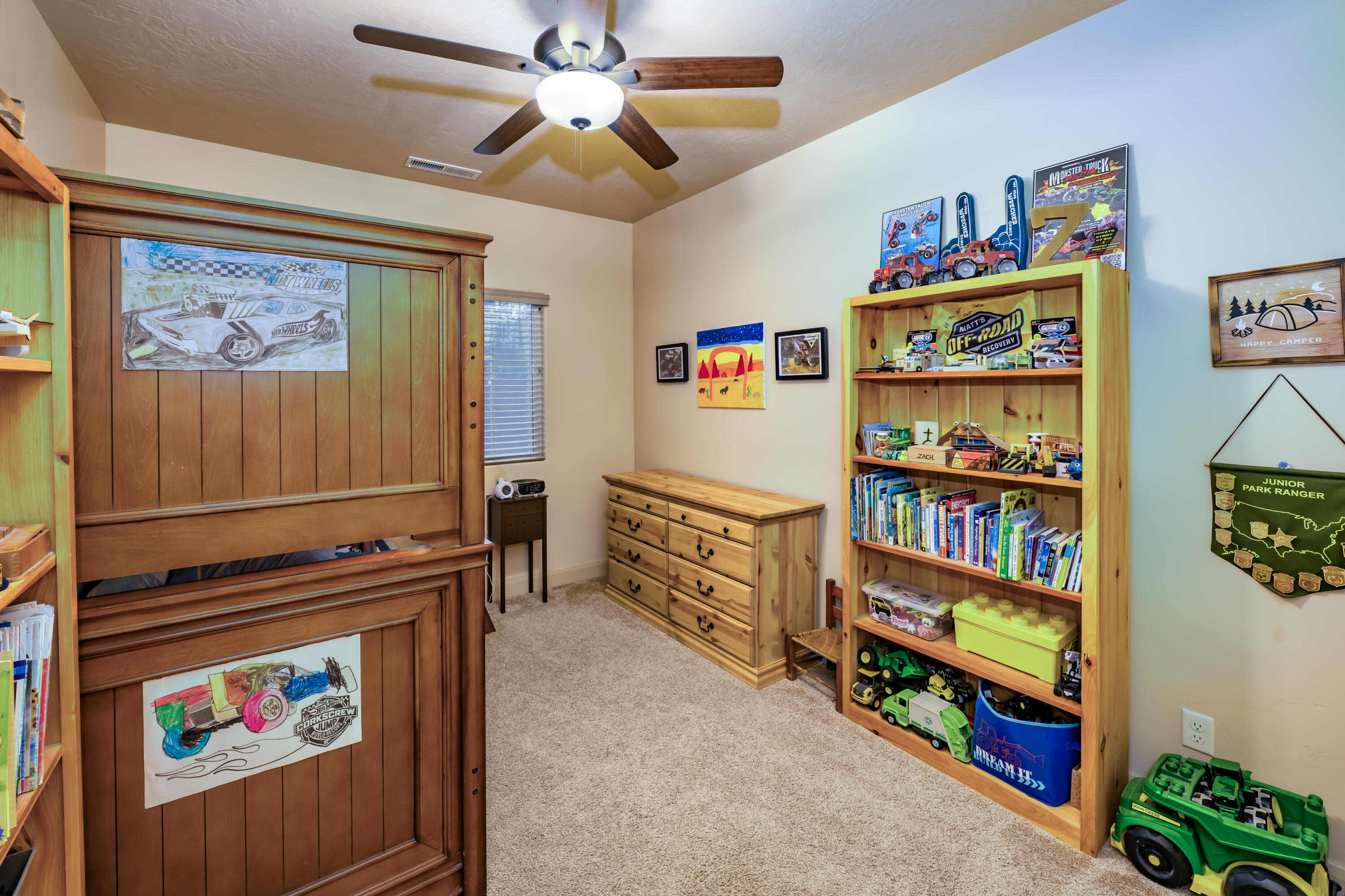 SHADOW CANYON - Residential