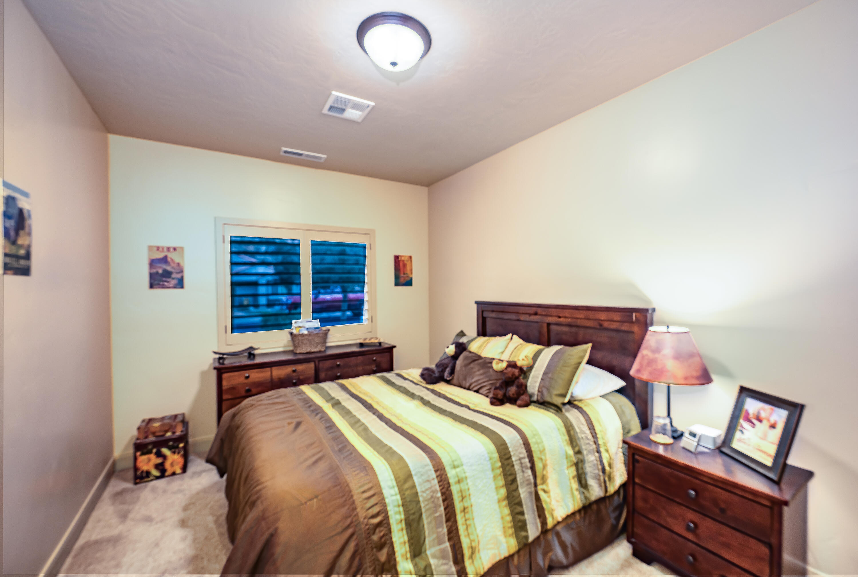 SHADOW CANYON - Residential