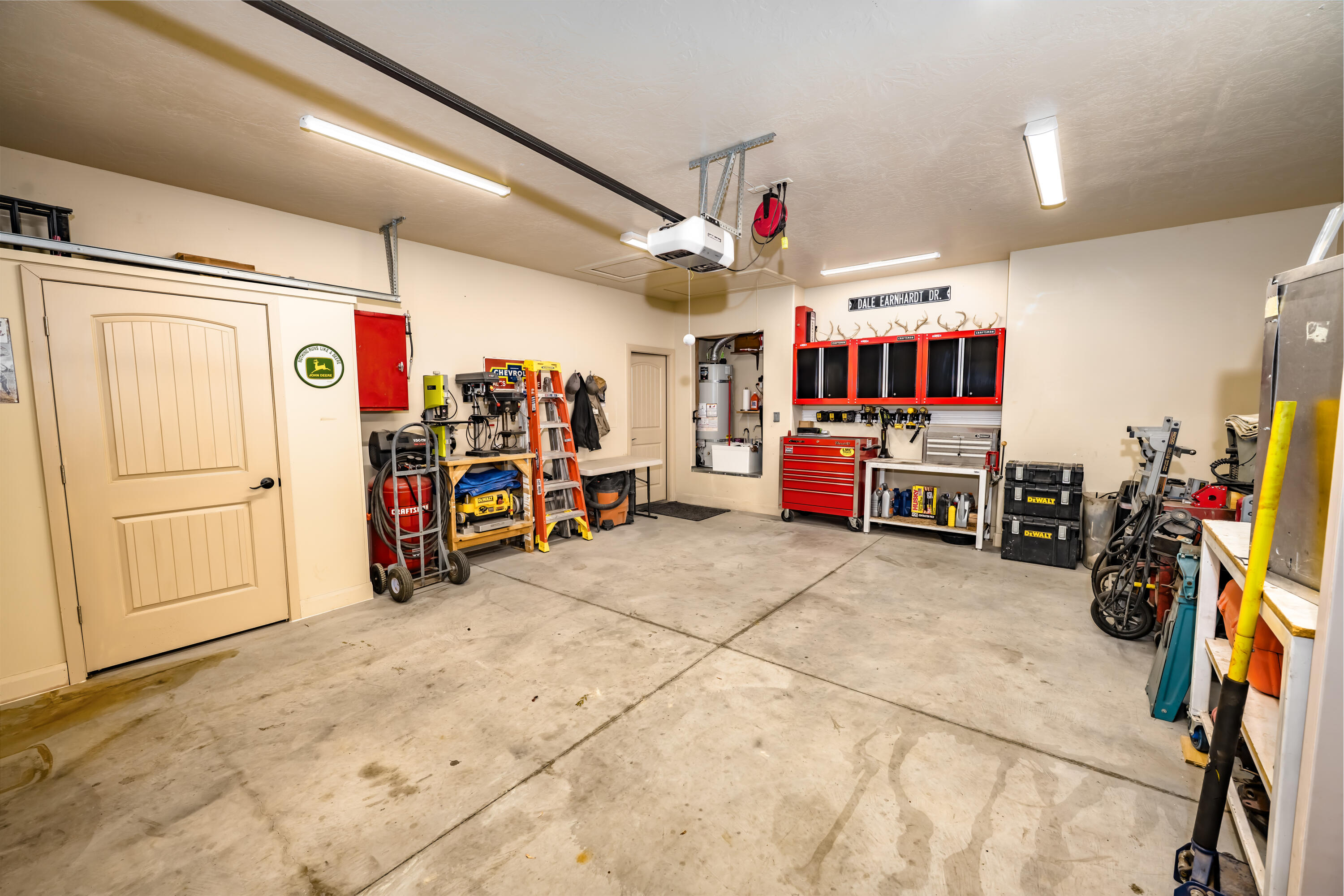 SHADOW CANYON - Residential