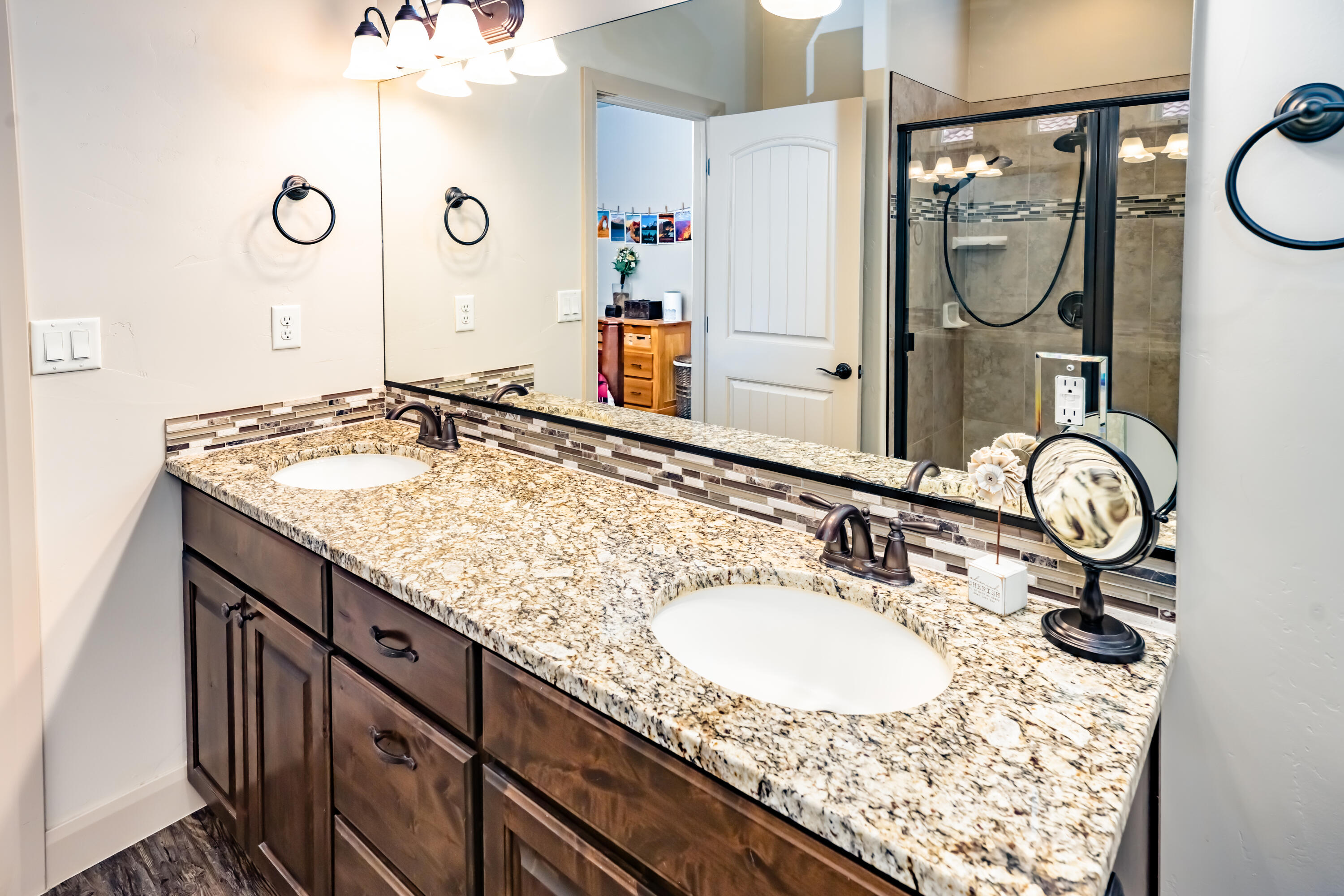 SHADOW CANYON - Residential