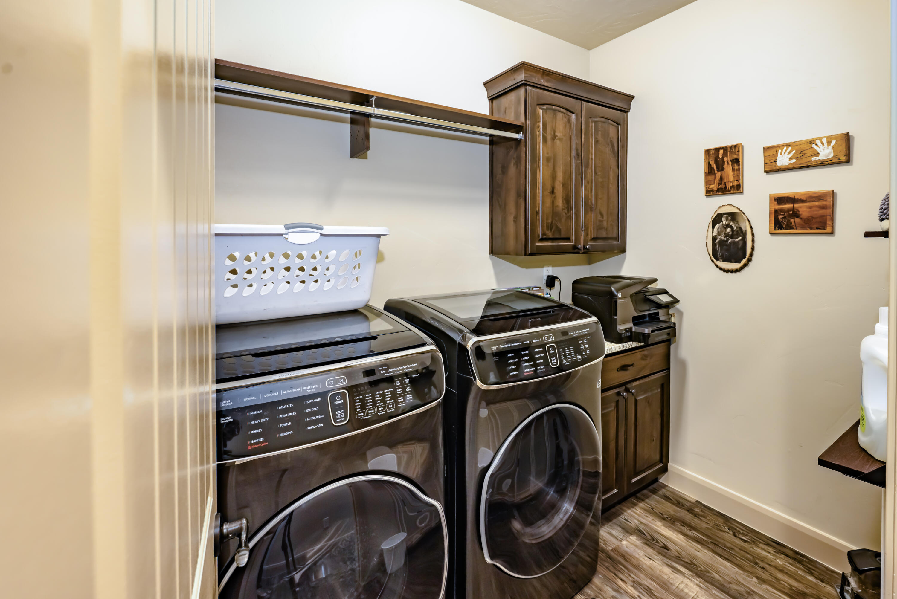 SHADOW CANYON - Residential