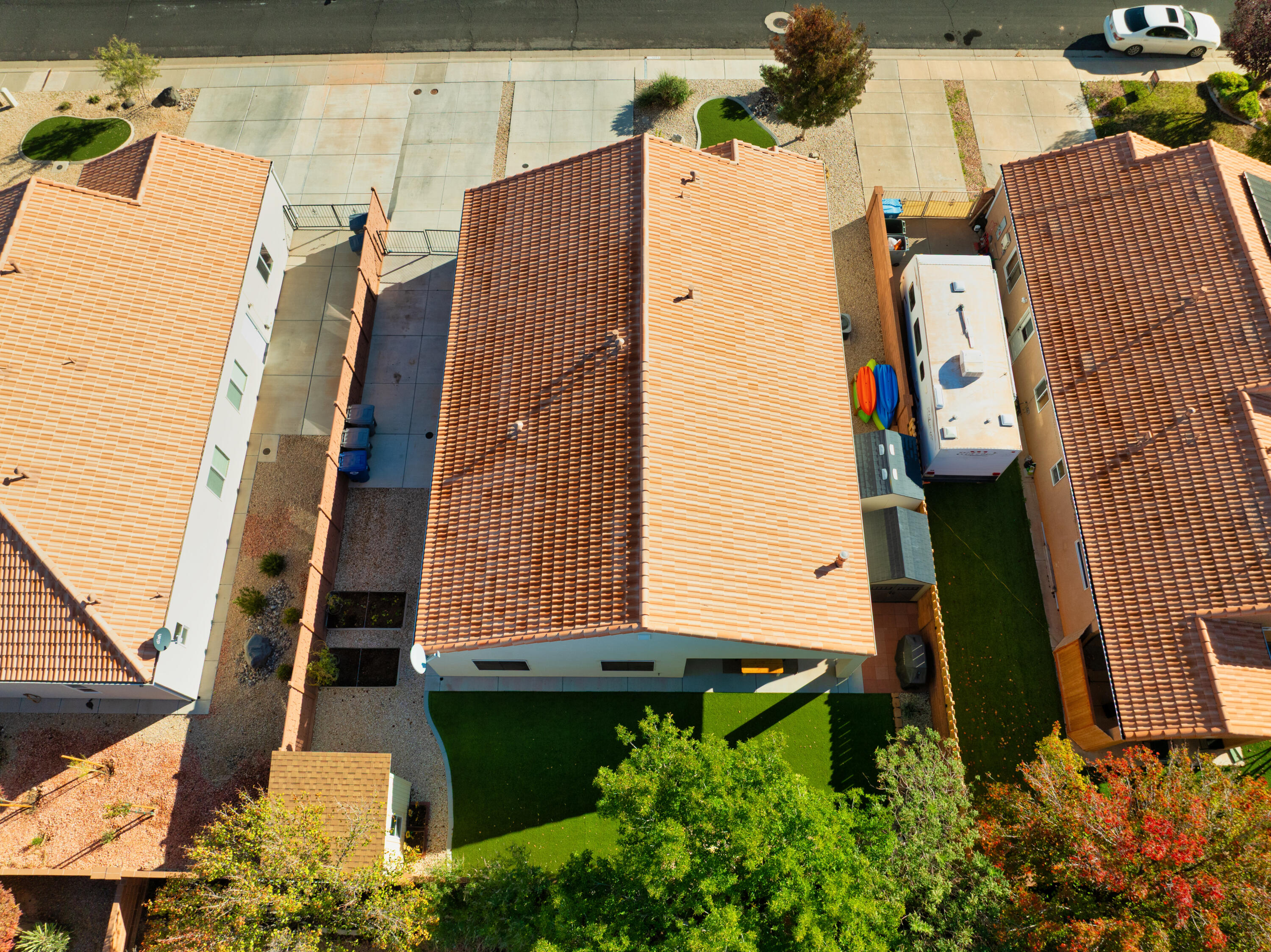 SHADOW CANYON - Residential