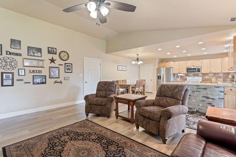 Tiny photo for 970 S 660 E, Saint George, UT 84790 (MLS # 26-271369)