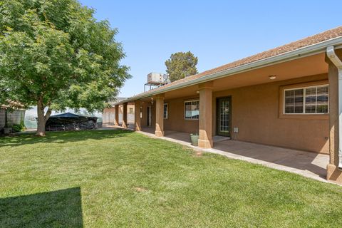 Tiny photo for 970 S 660 E, Saint George, UT 84790 (MLS # 26-271369)