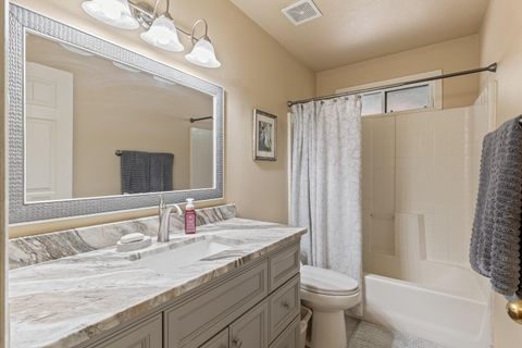 Tiny photo for 970 S 660 E, Saint George, UT 84790 (MLS # 26-271369)