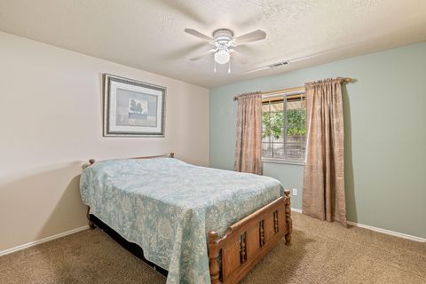 Tiny photo for 970 S 660 E, Saint George, UT 84790 (MLS # 26-271369)