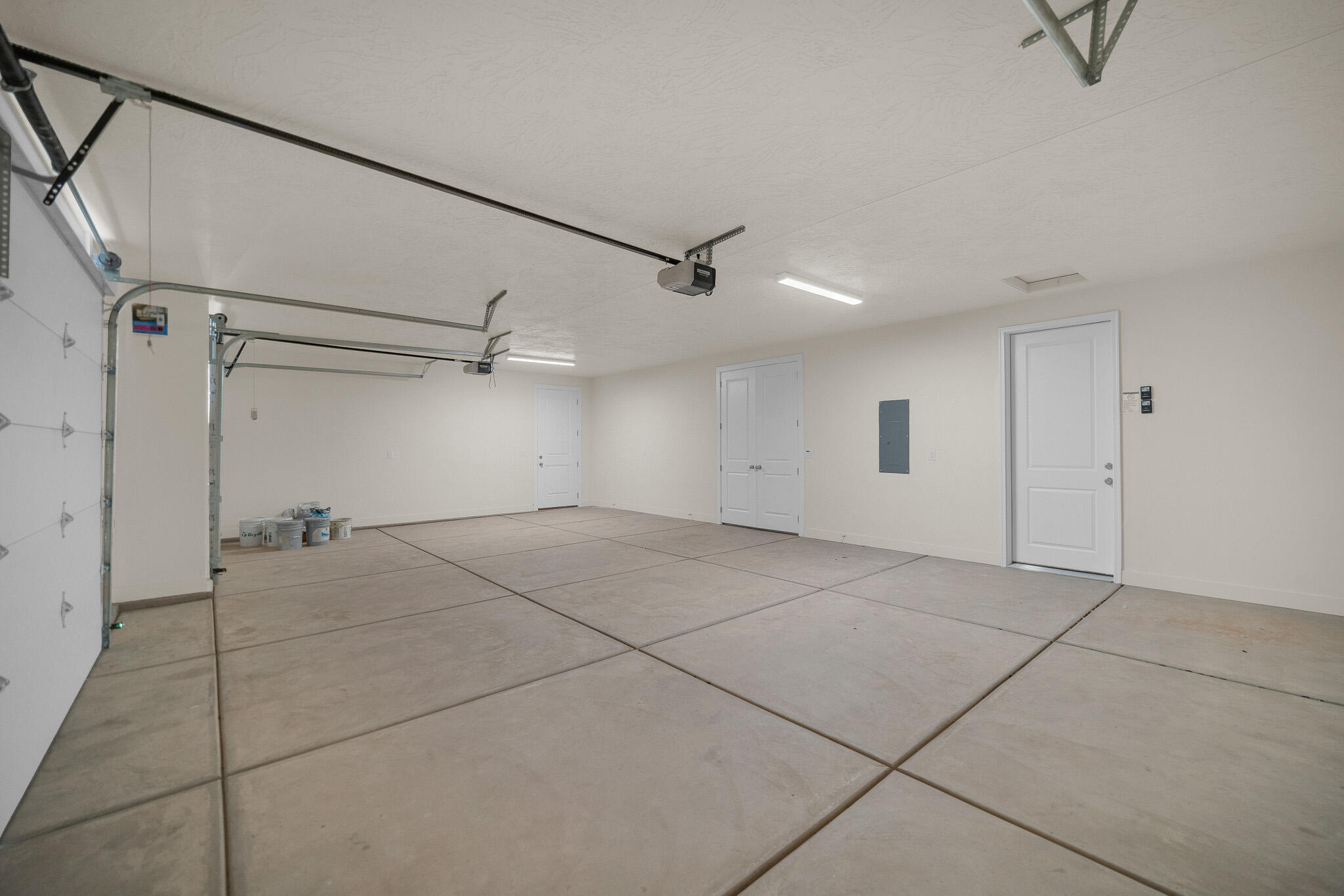 ROSALIA RIDGE AT DIVARIO - Residential