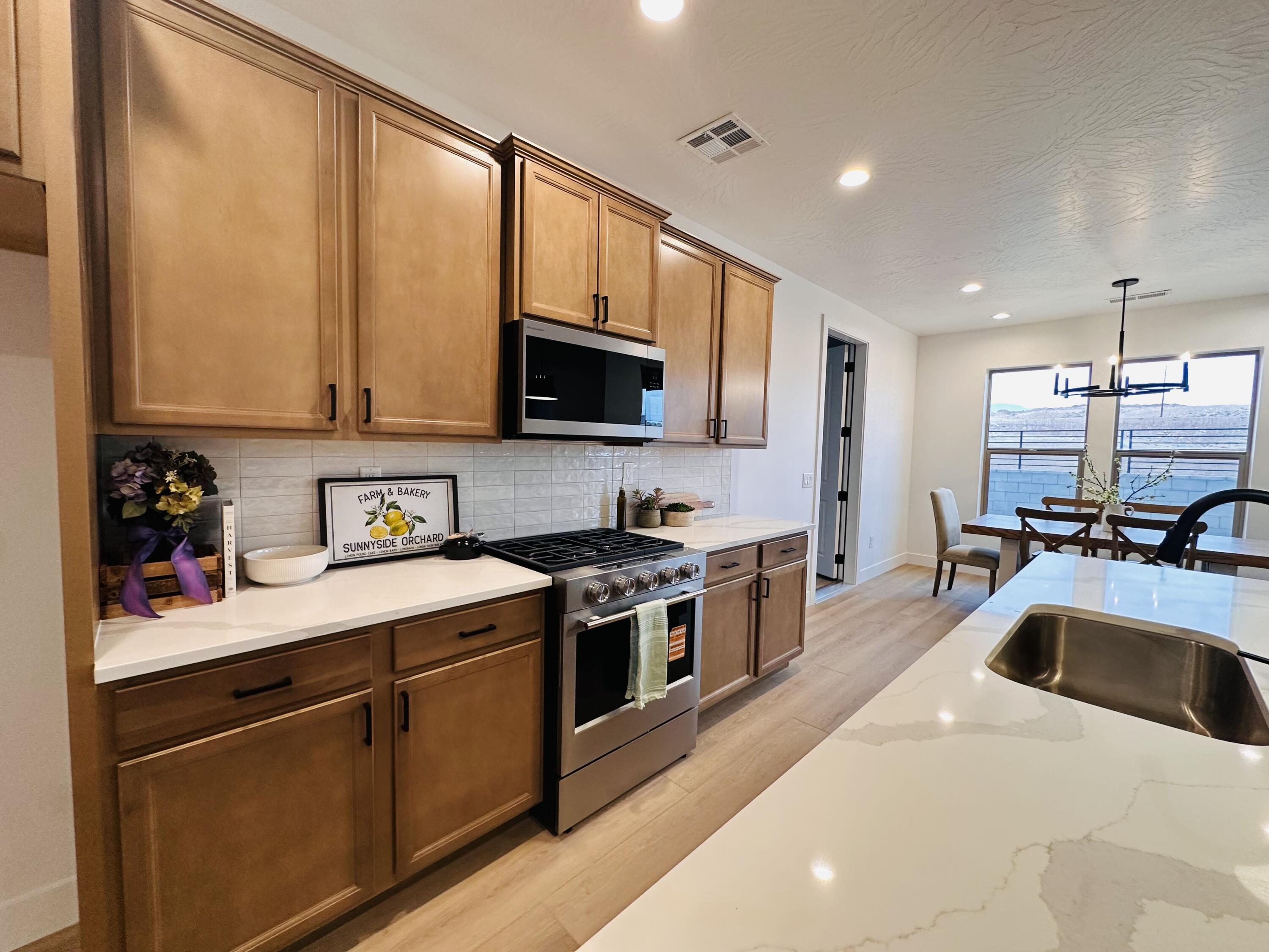 ROSALIA RIDGE AT DIVARIO - Residential