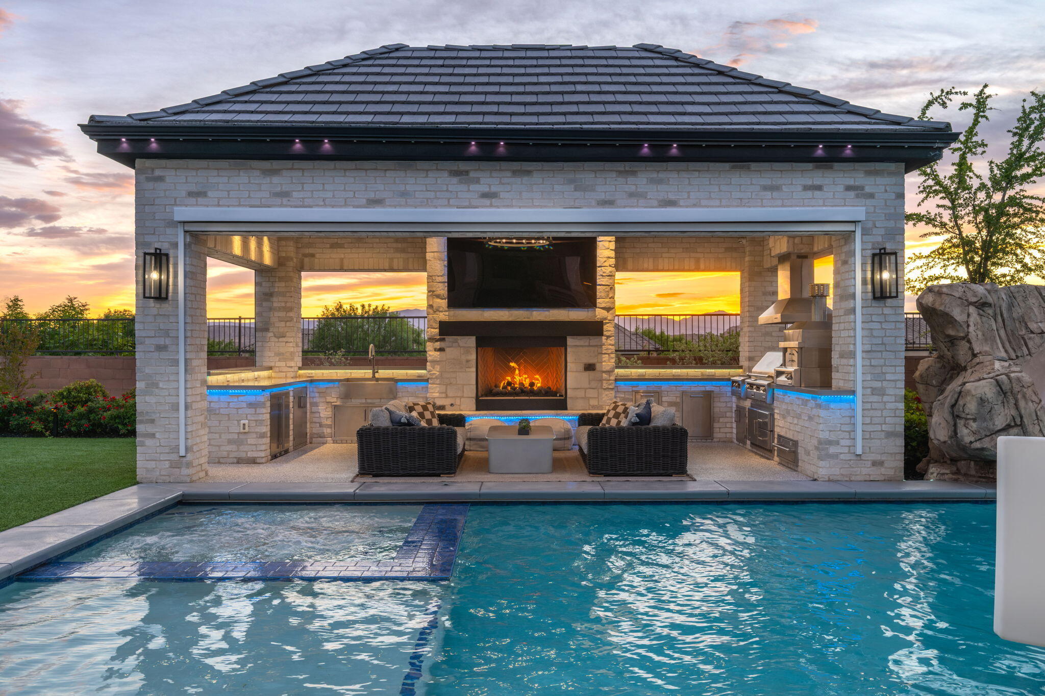 MAPLE ESTATES - Residential