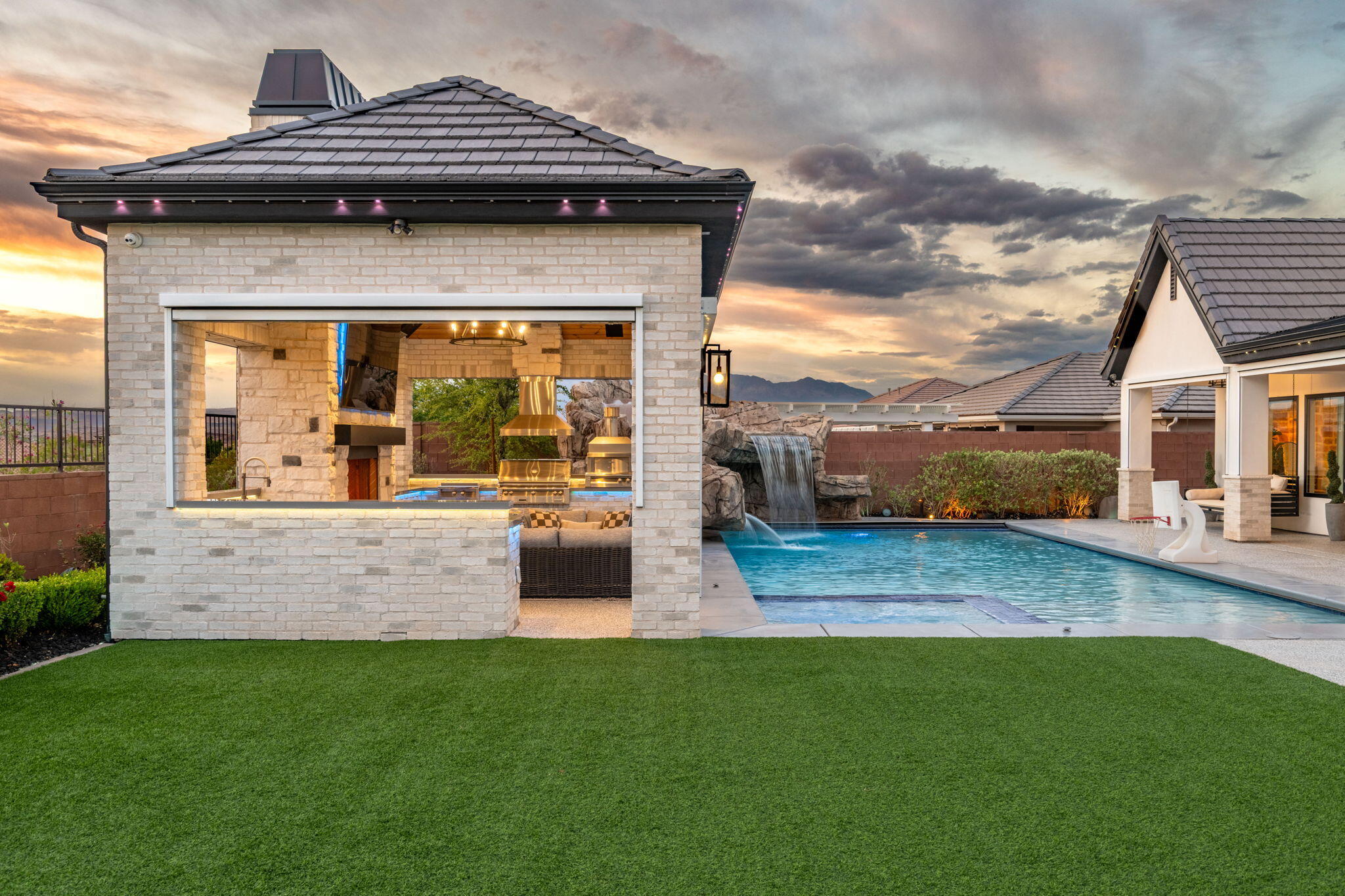 MAPLE ESTATES - Residential