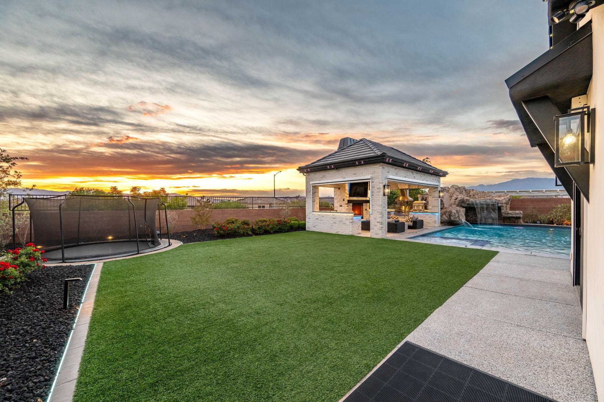 MAPLE ESTATES - Residential