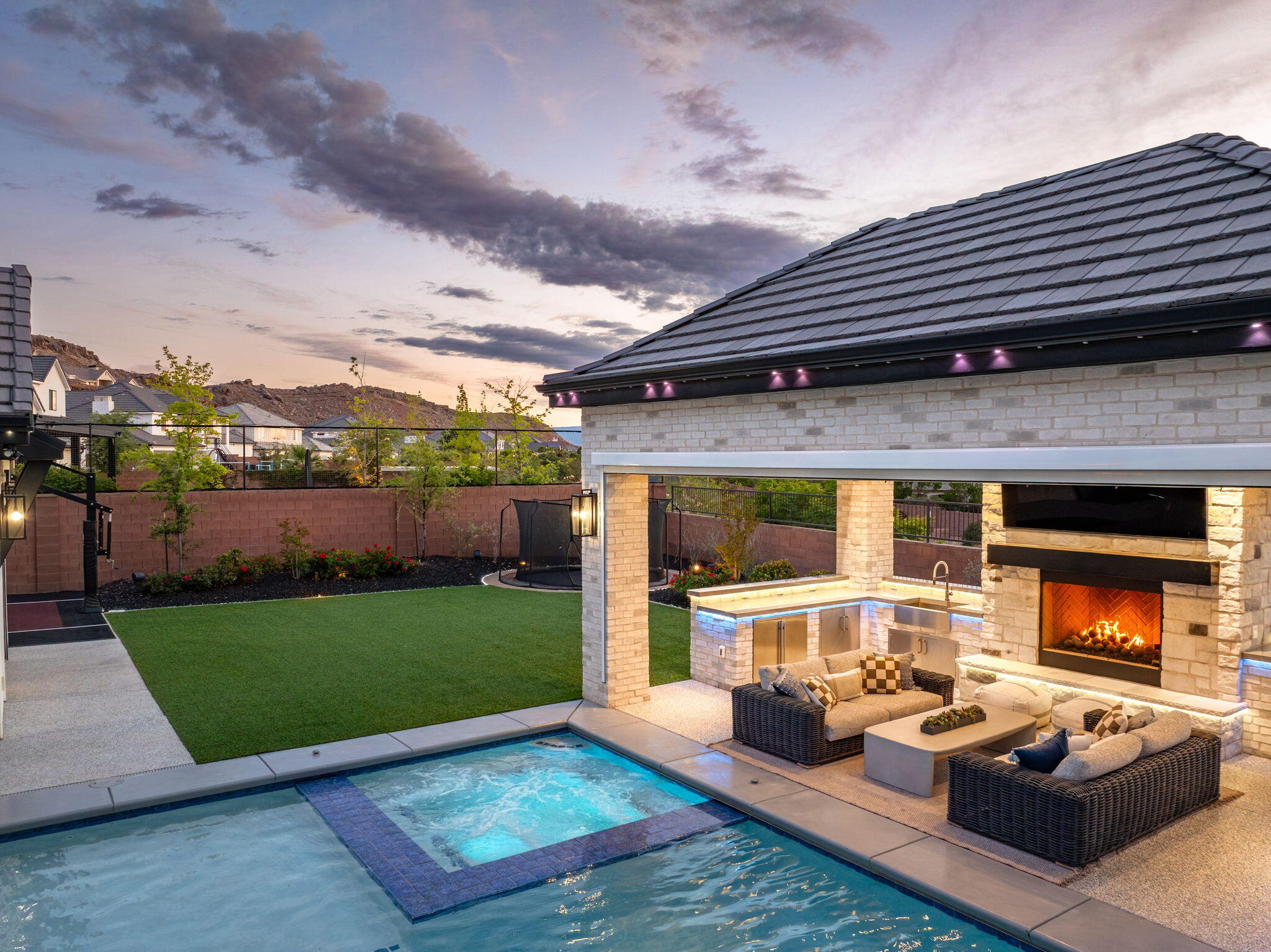 MAPLE ESTATES - Residential