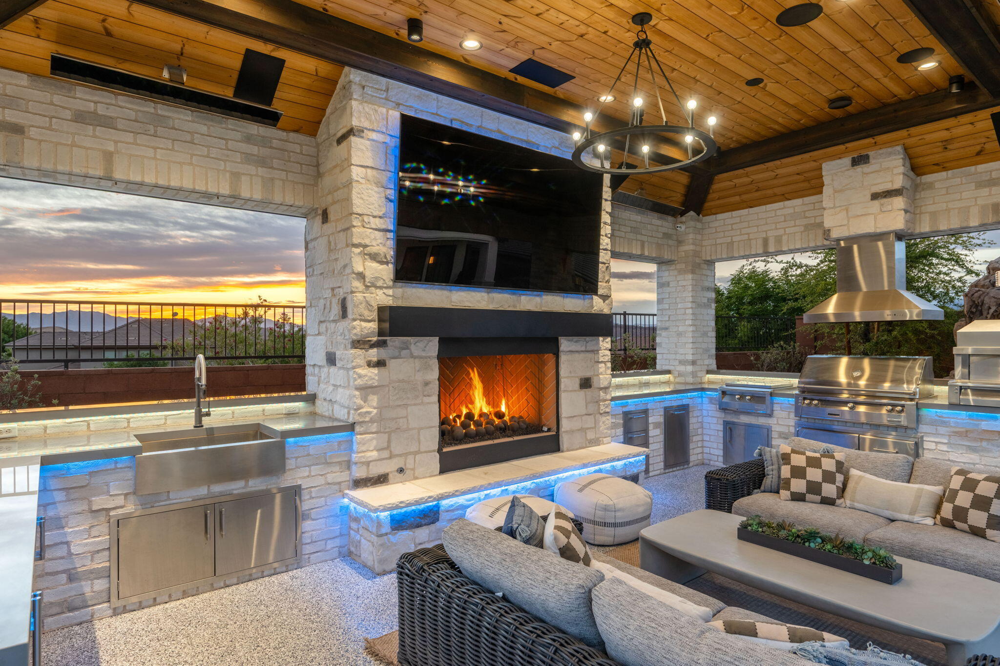 MAPLE ESTATES - Residential