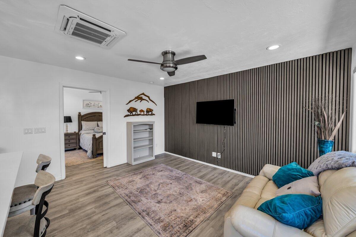 QUAIL COVE - Residential