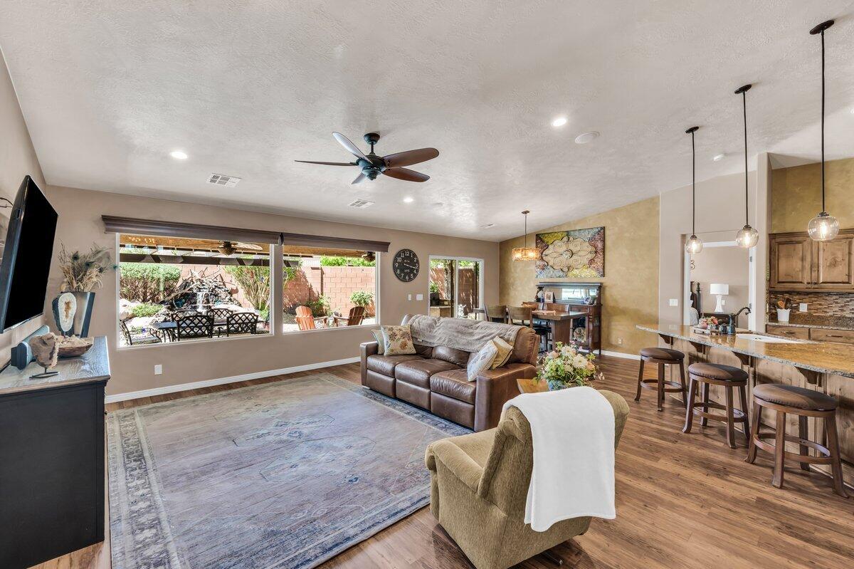 QUAIL COVE - Residential