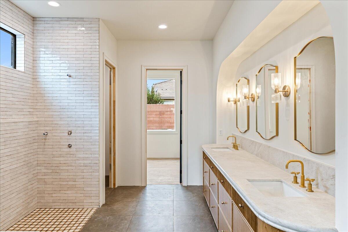 HOMESTEADS AT STUCKI FARMS - Residential