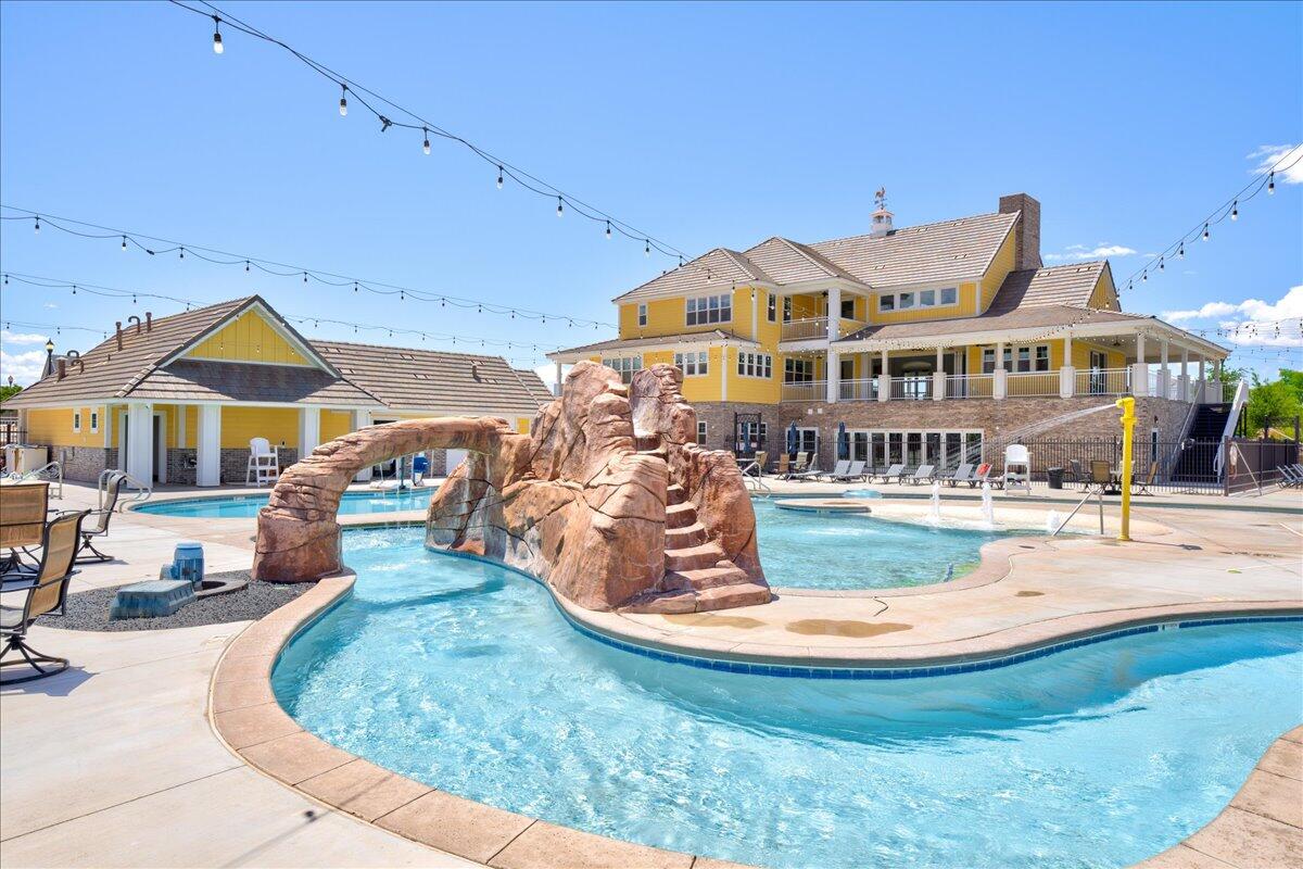 HOMESTEADS AT STUCKI FARMS - Residential