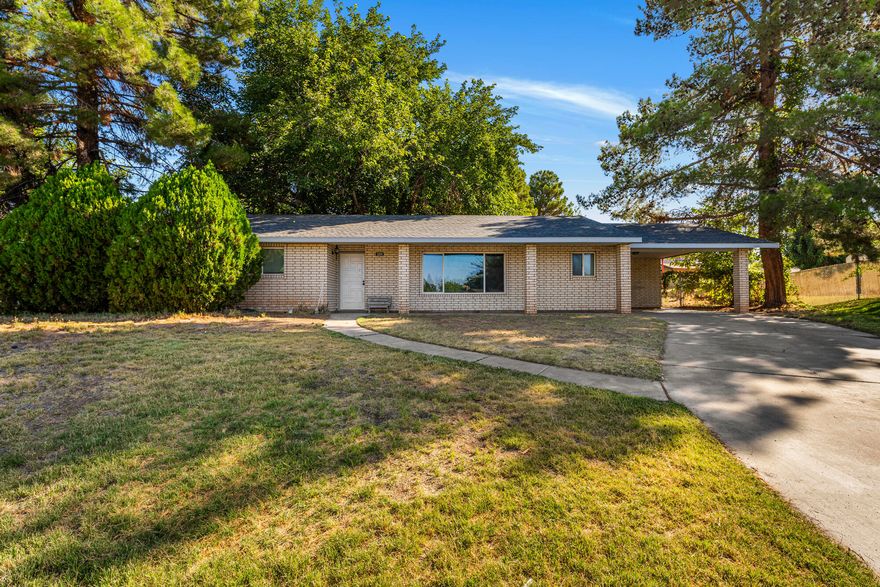 Looking for a larger lot?  Looking for some yard space and room to roam?  Huge lot with lots of potential!  Fresh paint, great floor plan, close to shopping, schools, etc; and yet it's a quiet neighborhood in a cul-de-sac.  Plenty of room for an ADU or addition to add more square footage!  Kids will love the tree house and custom play house!  
Call now to schedule a private showing!