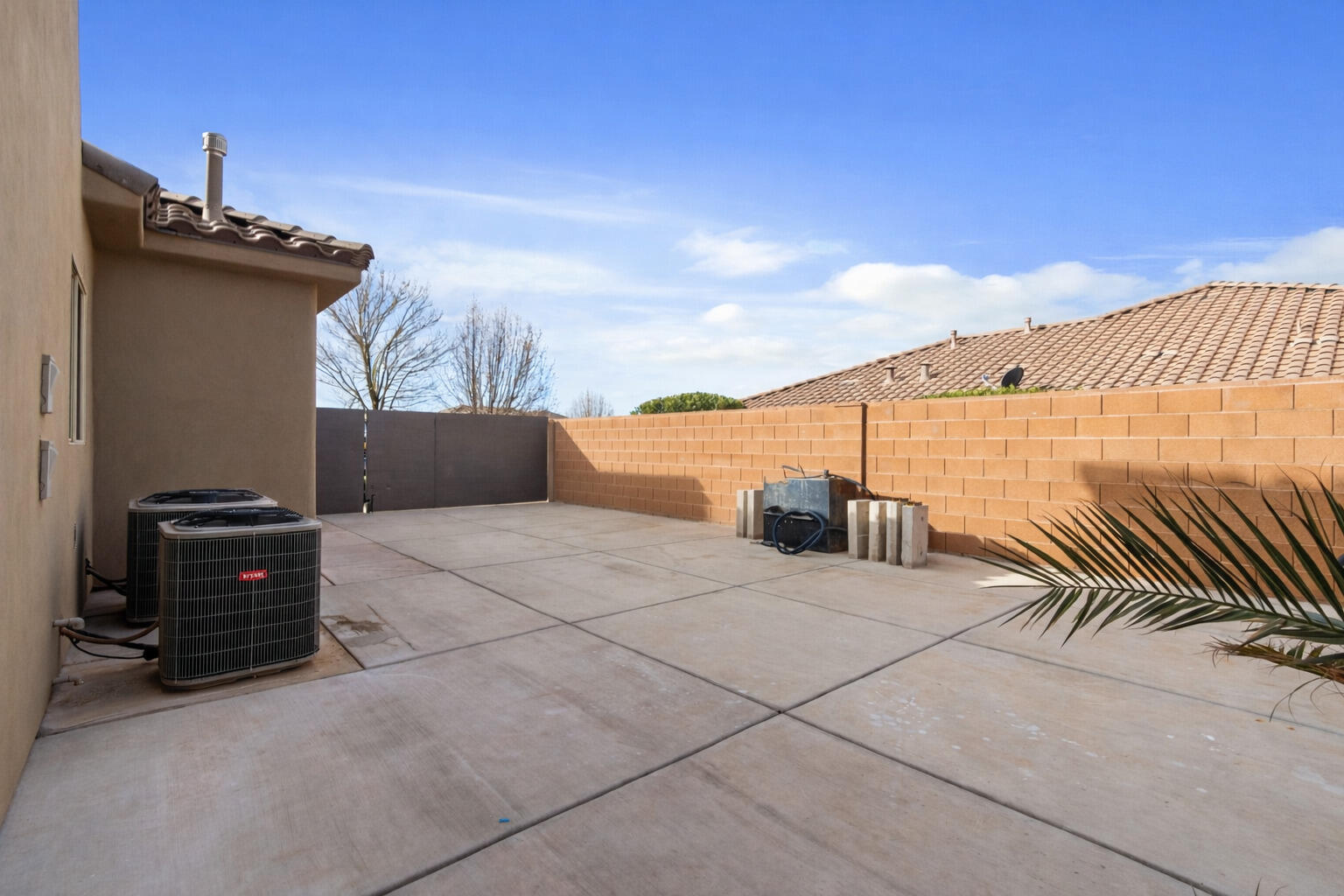 SUGAR PLUM IN THE FIELDS - Residential