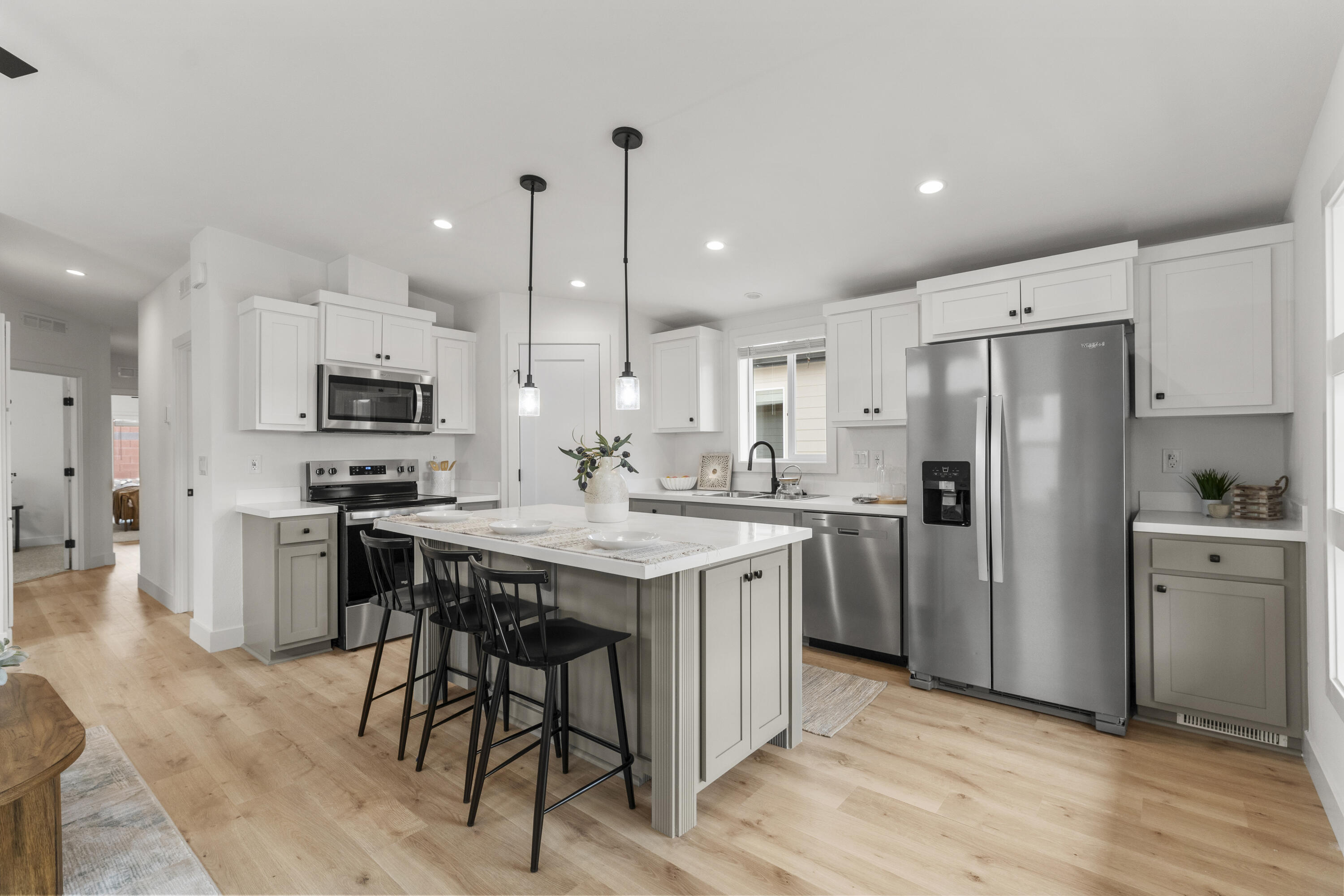 CANYON VILLAS - Residential