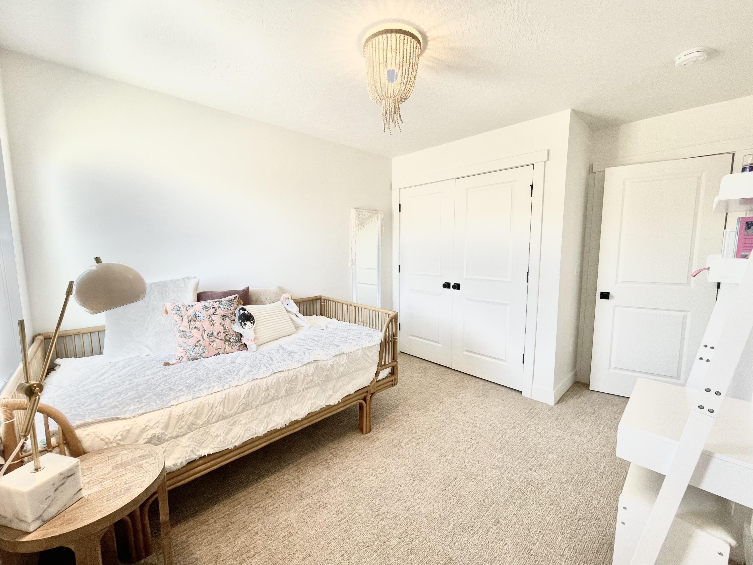 AUBURN HILLS - Residential