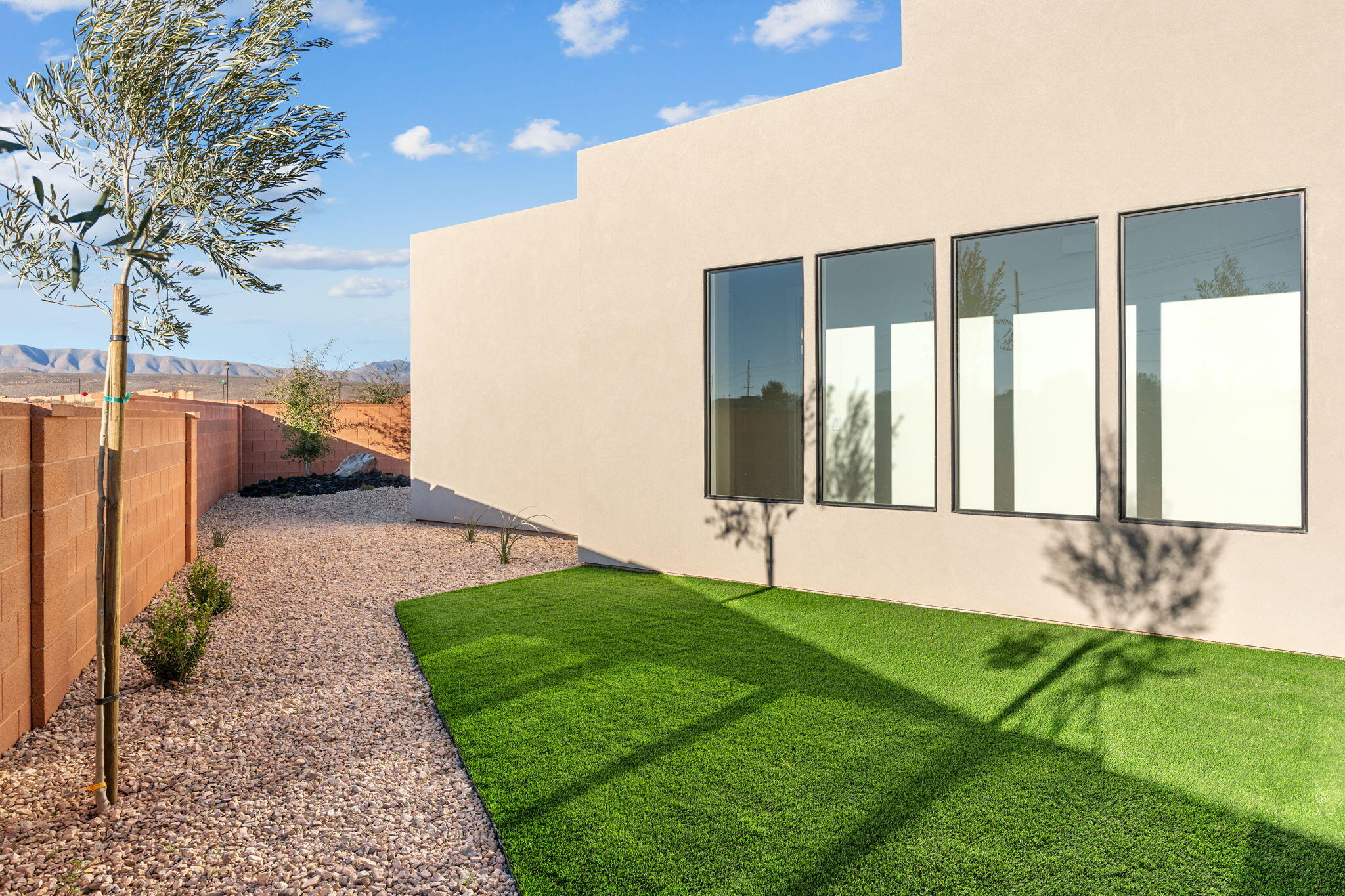 BLACK STONE - Residential