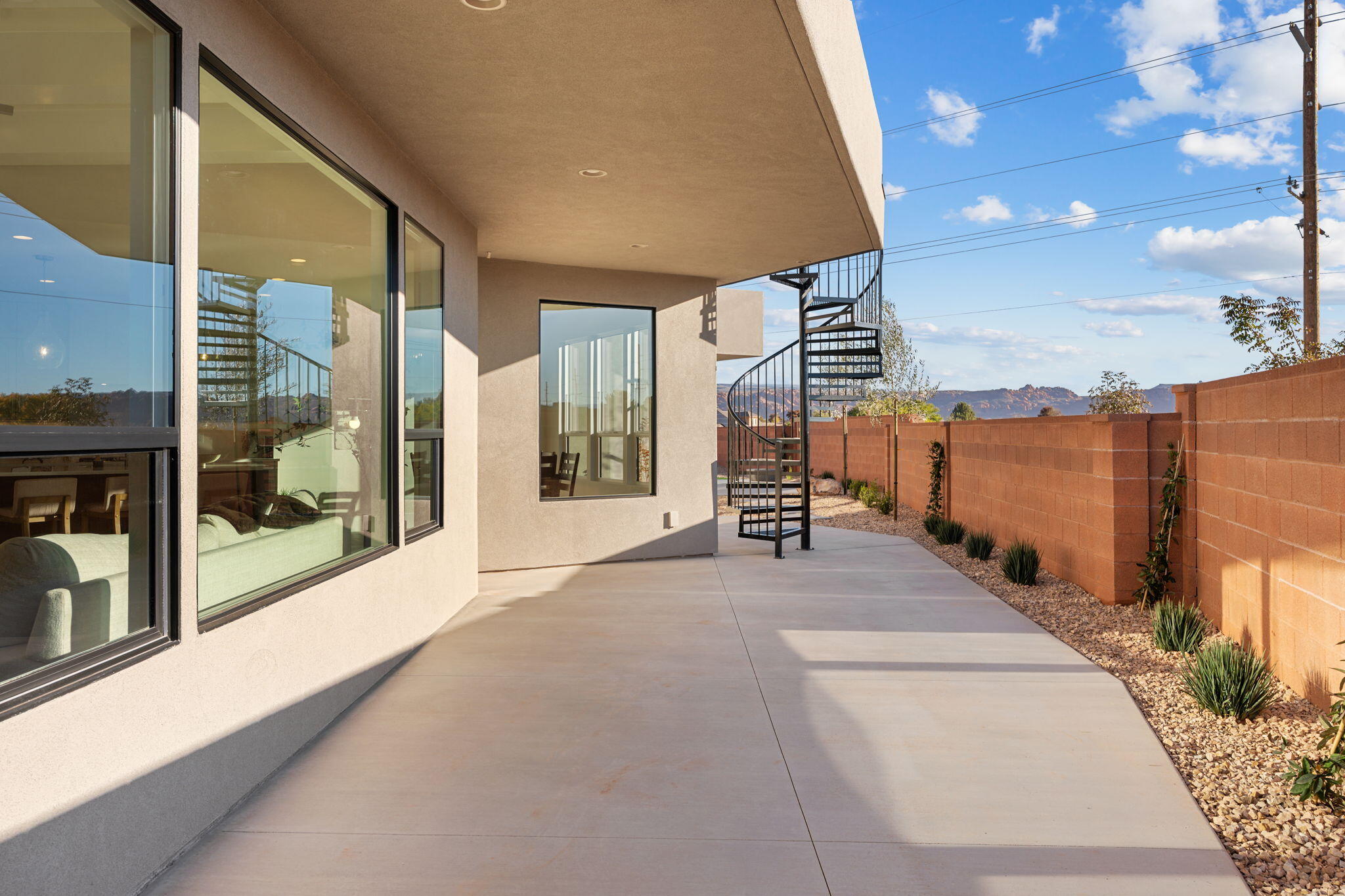 BLACK STONE - Residential