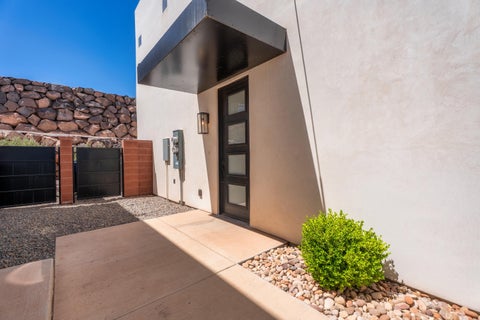 Tiny photo for 868 E DESERT CACTUS DR, Washington, UT 84780 (MLS # 26-273295)
