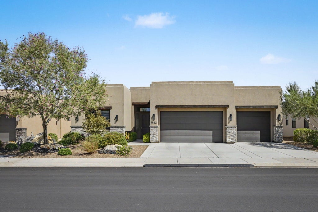 Photo of 1492 W Pocket Mesa DR, Saint George, UT 84770 (MLS # 26-277154)