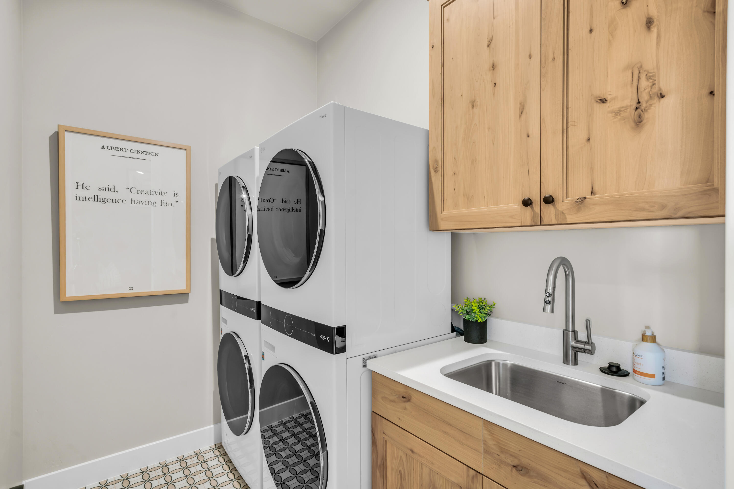 LEDGES OF ST GEORGE - Residential