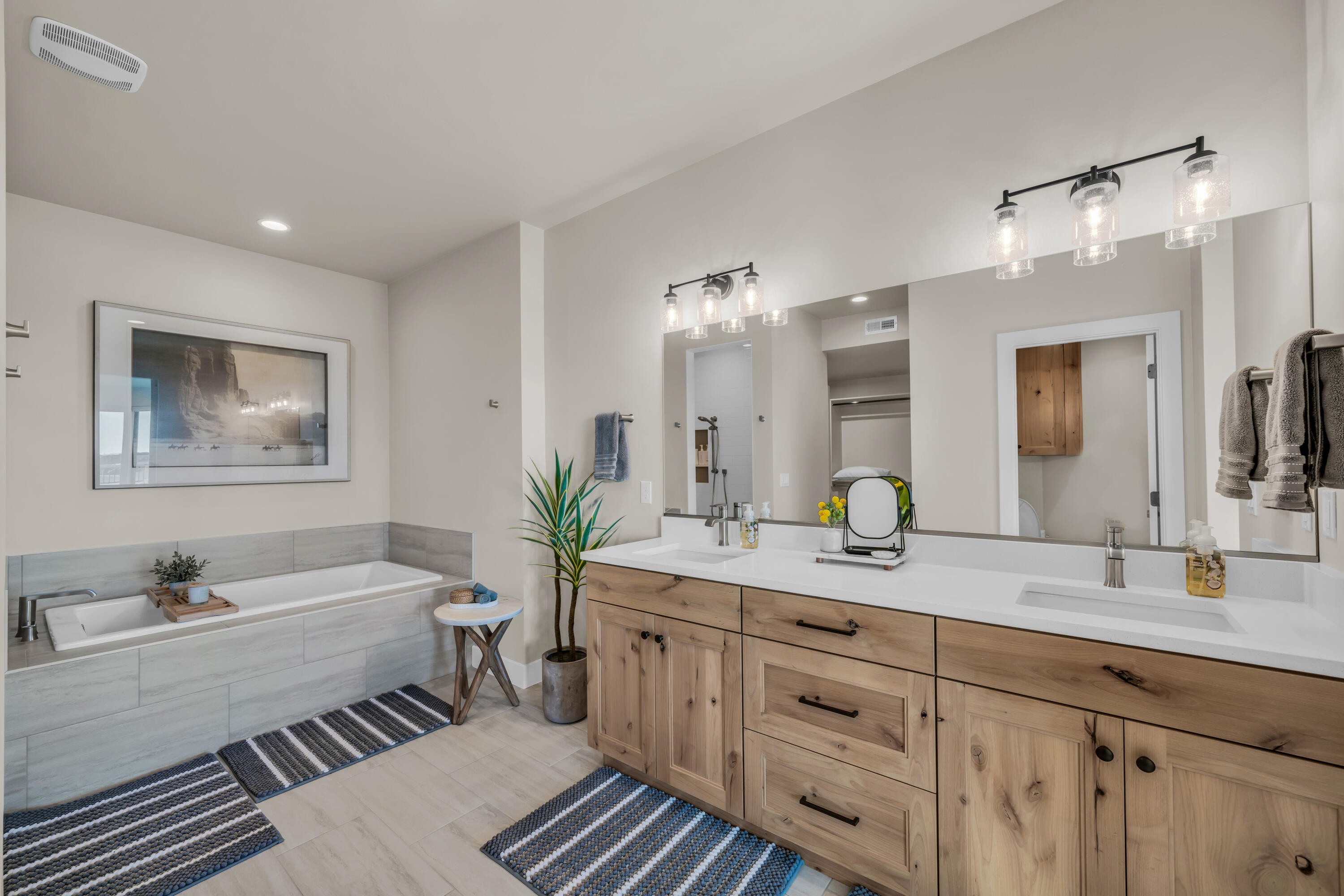 LEDGES OF ST GEORGE - Residential