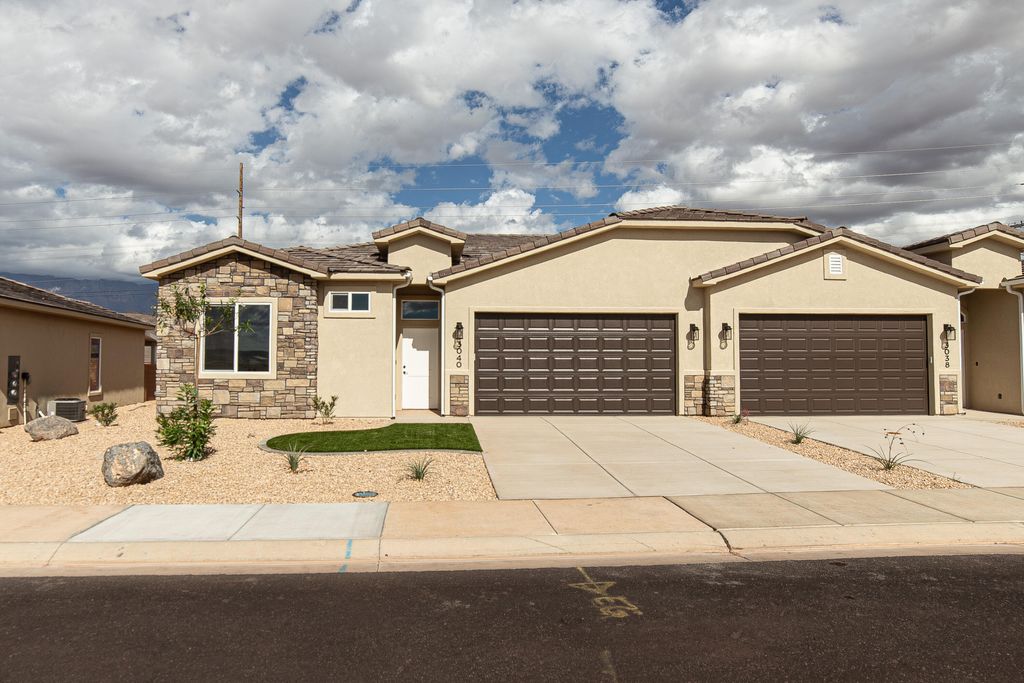 Photo of 3040 W 590 N, Hurricane, UT 84737 (MLS # 25-266257)
