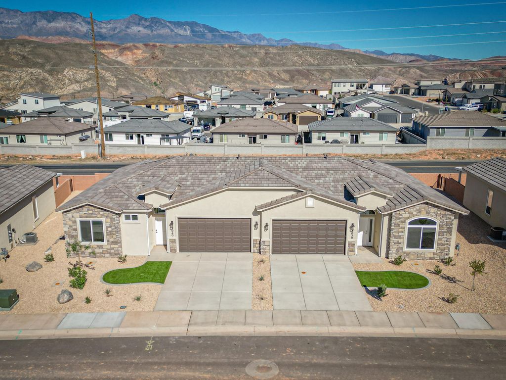 Photo of 3040 W 590 N, Hurricane, UT 84737 (MLS # 25-266257)