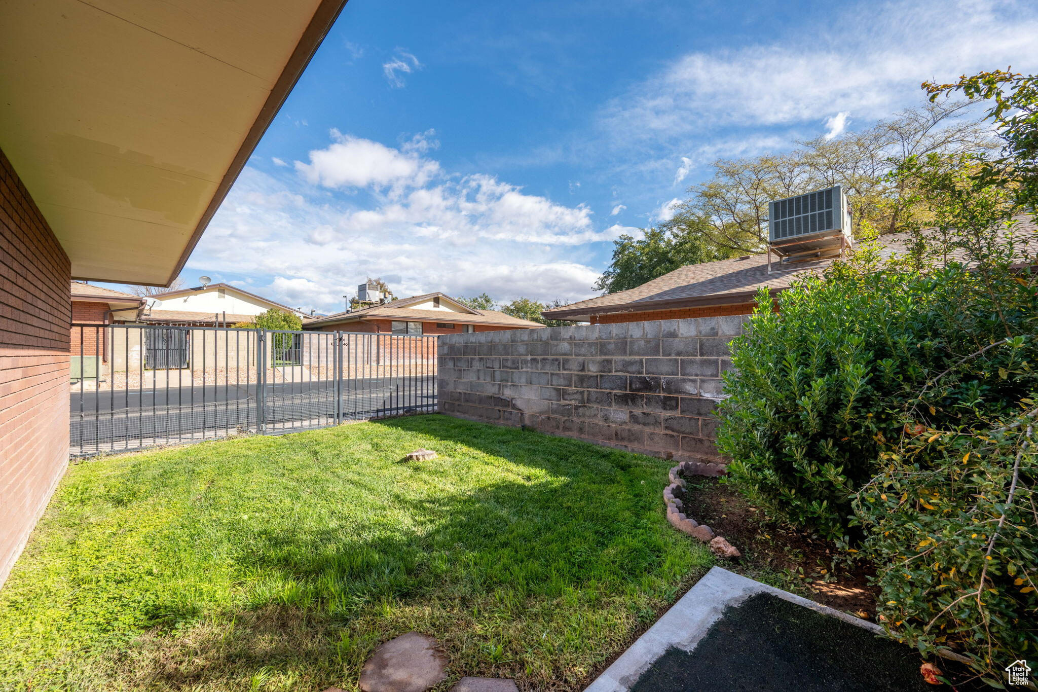 ST GEORGE SNOW PK TOWNHOMES - Residential