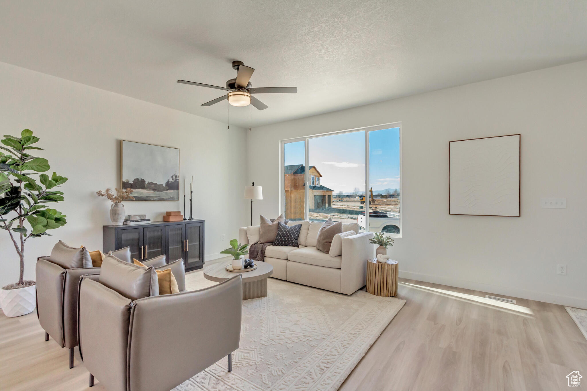 EAGLE POINTE - Residential