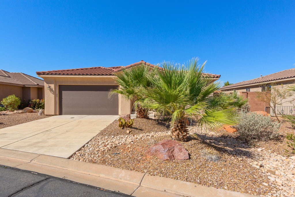 Photo of 521 N Creek Ridge CIR, Washington, UT 84780 (MLS # 26-277010)