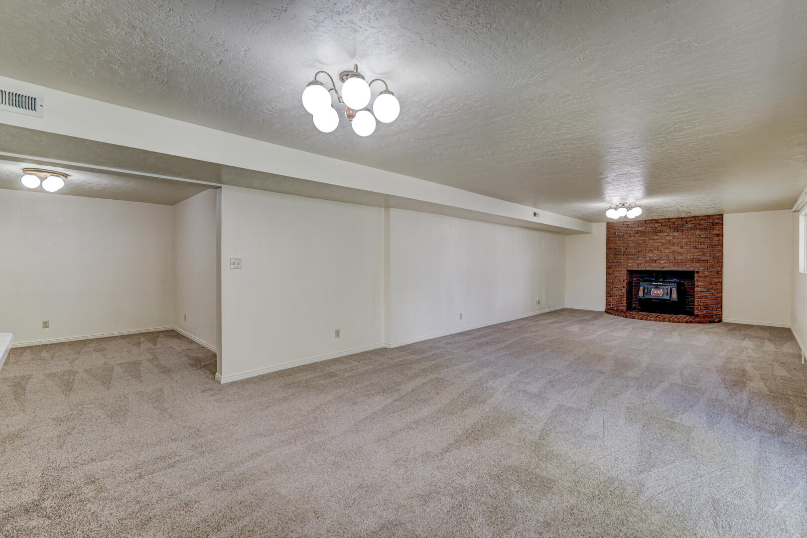 BLOOMINGTON HILLS - Residential