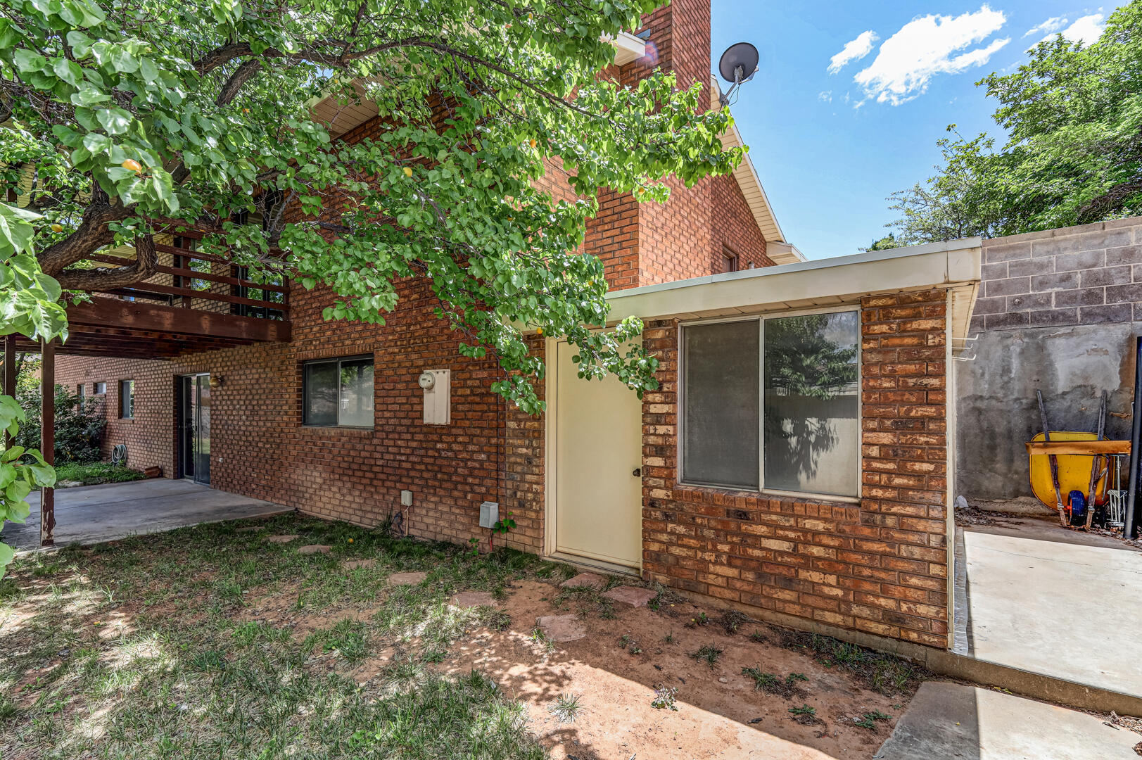 BLOOMINGTON HILLS - Residential