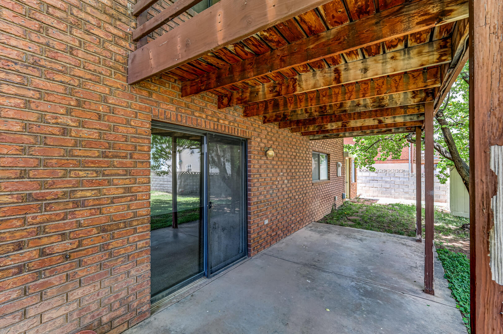 BLOOMINGTON HILLS - Residential