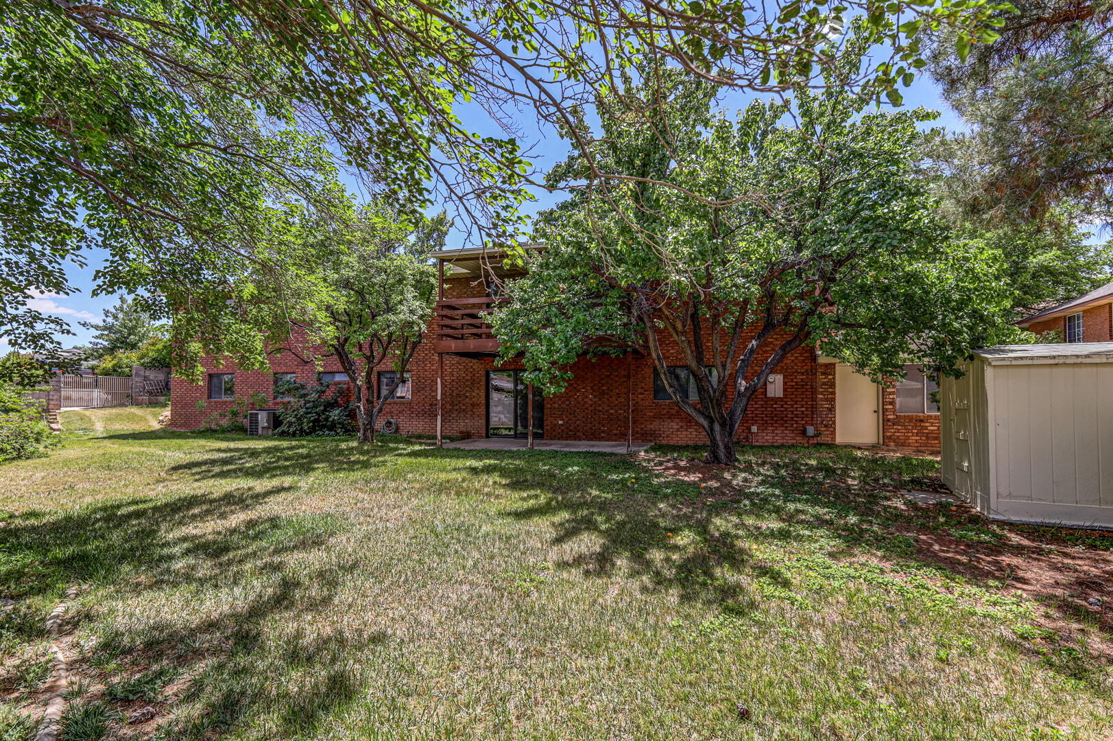 BLOOMINGTON HILLS - Residential
