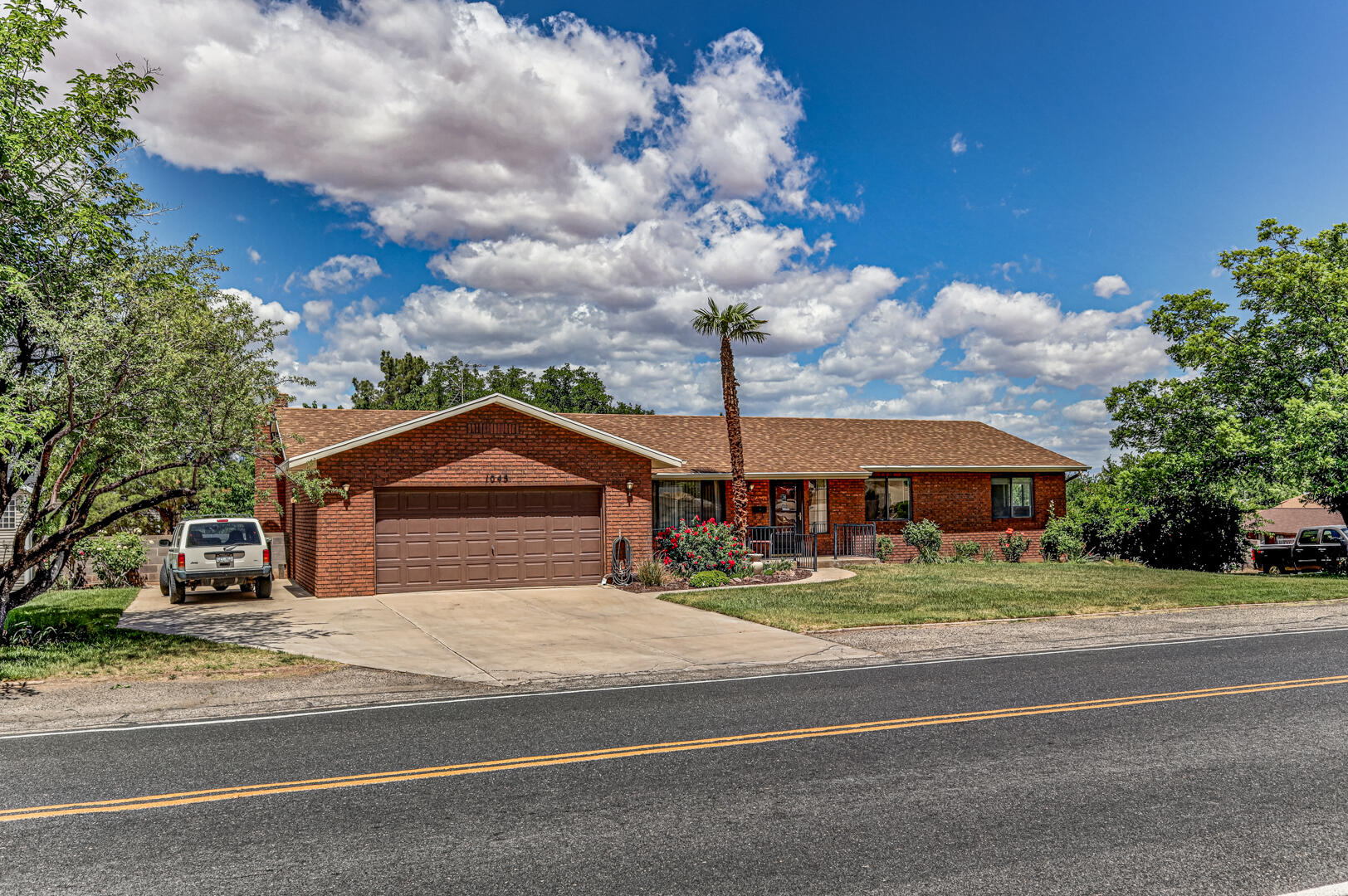 BLOOMINGTON HILLS - Residential